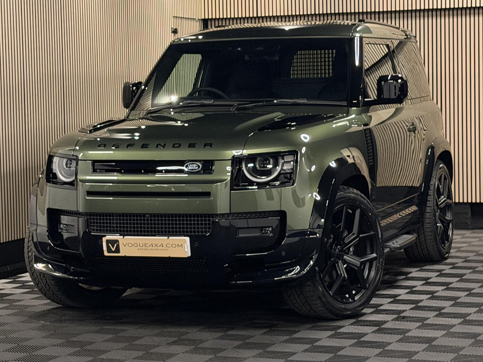 Land Rover Defender 90 3.0 D250 MHEV X-Dynamic SE Hard Top SUV 3dr Diesel Auto 4WD SWB Euro 6 (s/s) (249 ps)