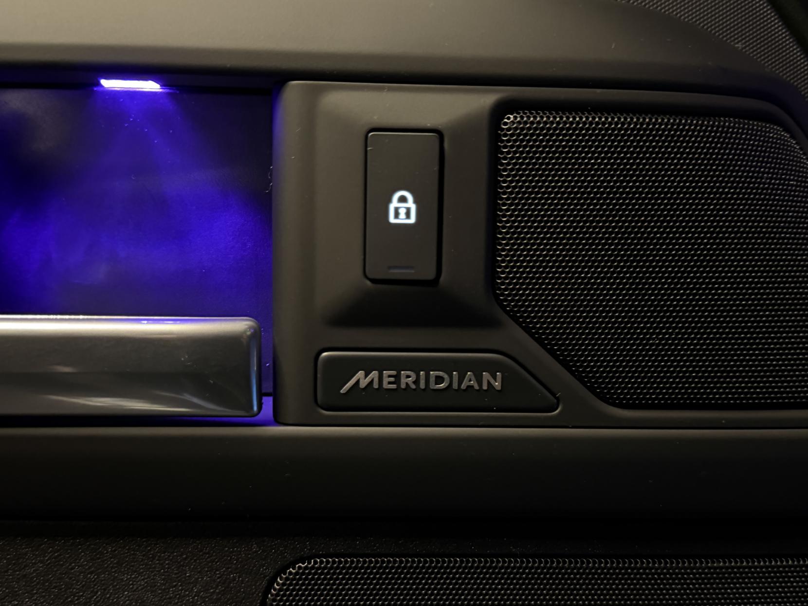 Land Rover Defender 90 3.0 D250 MHEV X-Dynamic SE Hard Top SUV 3dr Diesel Auto 4WD SWB Euro 6 (s/s) (249 ps)