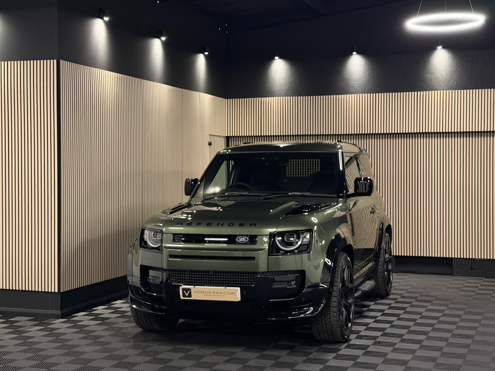 Land Rover Defender 90 3.0 D250 MHEV X-Dynamic SE Hard Top SUV 3dr Diesel Auto 4WD SWB Euro 6 (s/s) (249 ps)