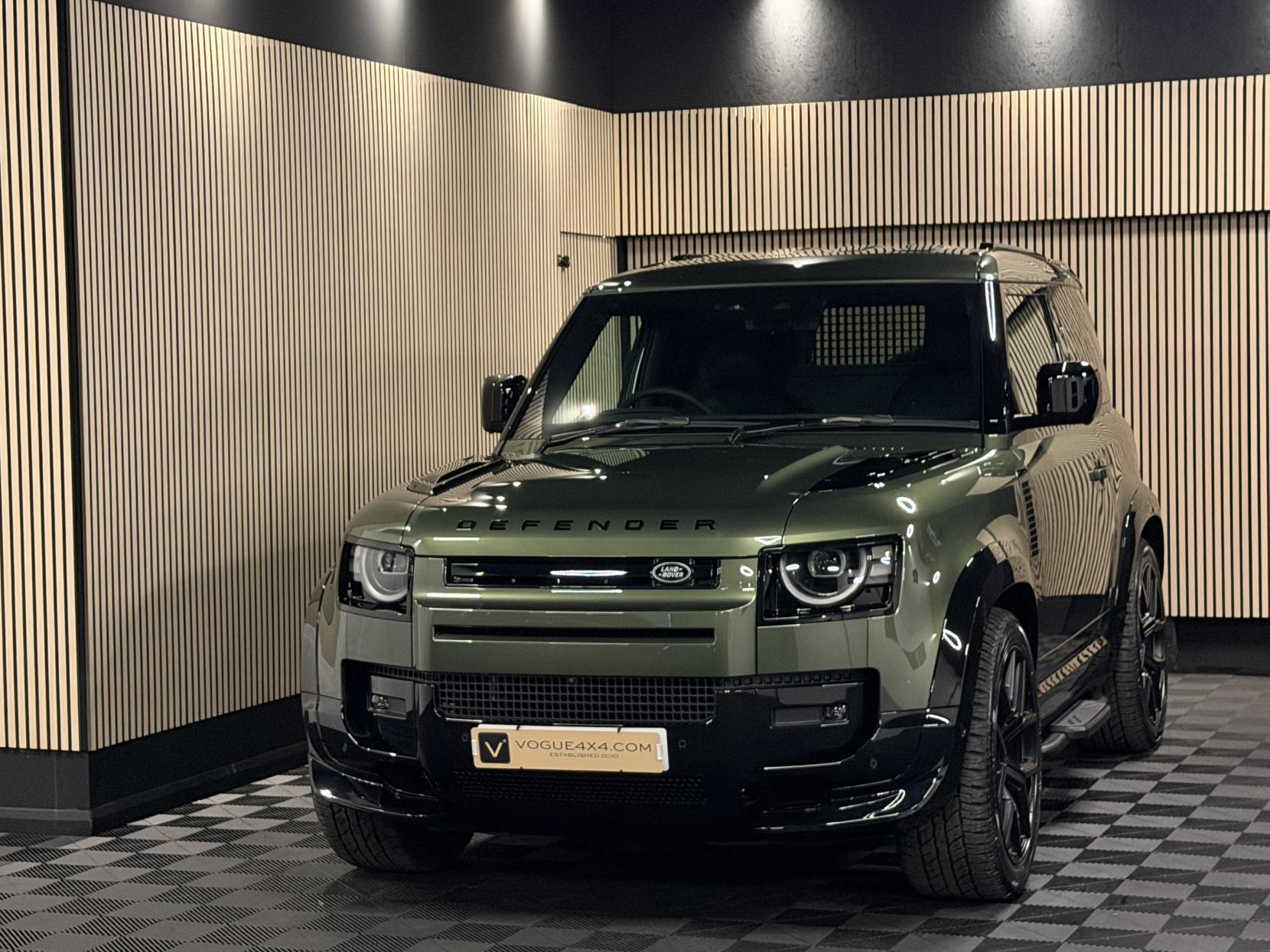 Land Rover Defender 90 3.0 D250 MHEV X-Dynamic SE Hard Top SUV 3dr Diesel Auto 4WD SWB Euro 6 (s/s) (249 ps)