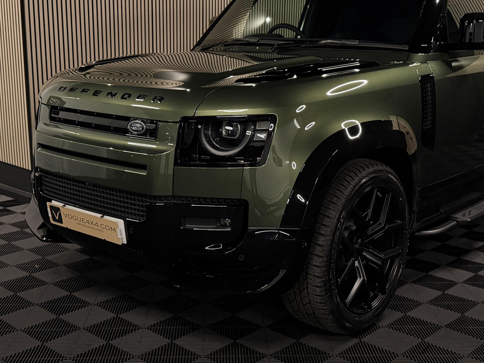 Land Rover Defender 90 3.0 D250 MHEV X-Dynamic SE Hard Top SUV 3dr Diesel Auto 4WD SWB Euro 6 (s/s) (249 ps)