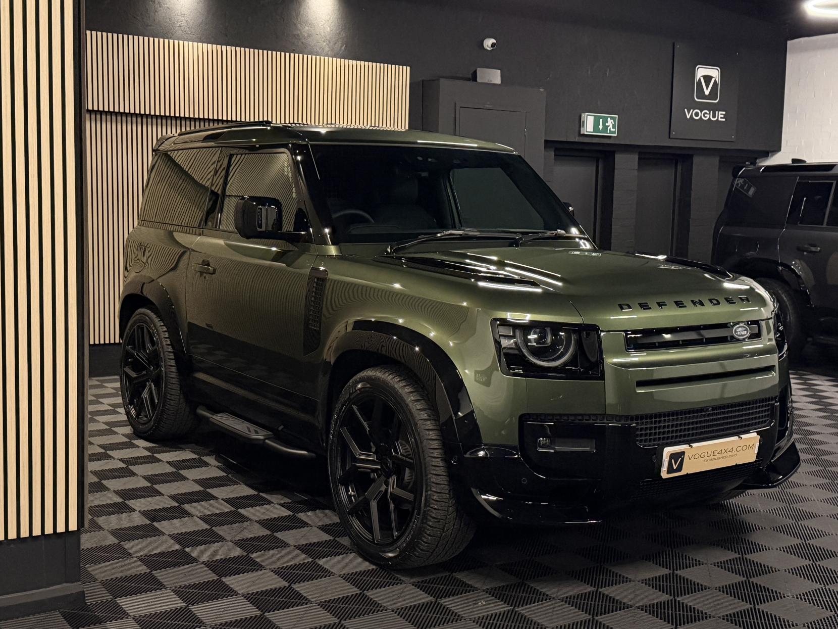 Land Rover Defender 90 3.0 D250 MHEV X-Dynamic SE Hard Top SUV 3dr Diesel Auto 4WD SWB Euro 6 (s/s) (249 ps)