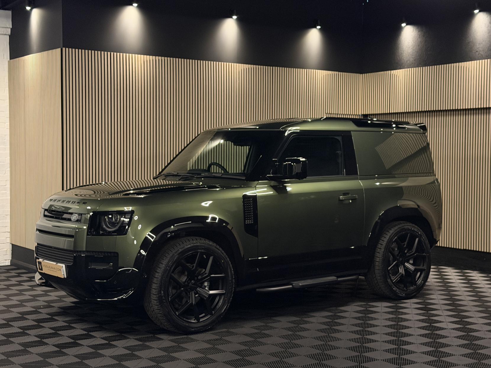 Land Rover Defender 90 3.0 D250 MHEV X-Dynamic SE Hard Top SUV 3dr Diesel Auto 4WD SWB Euro 6 (s/s) (249 ps)