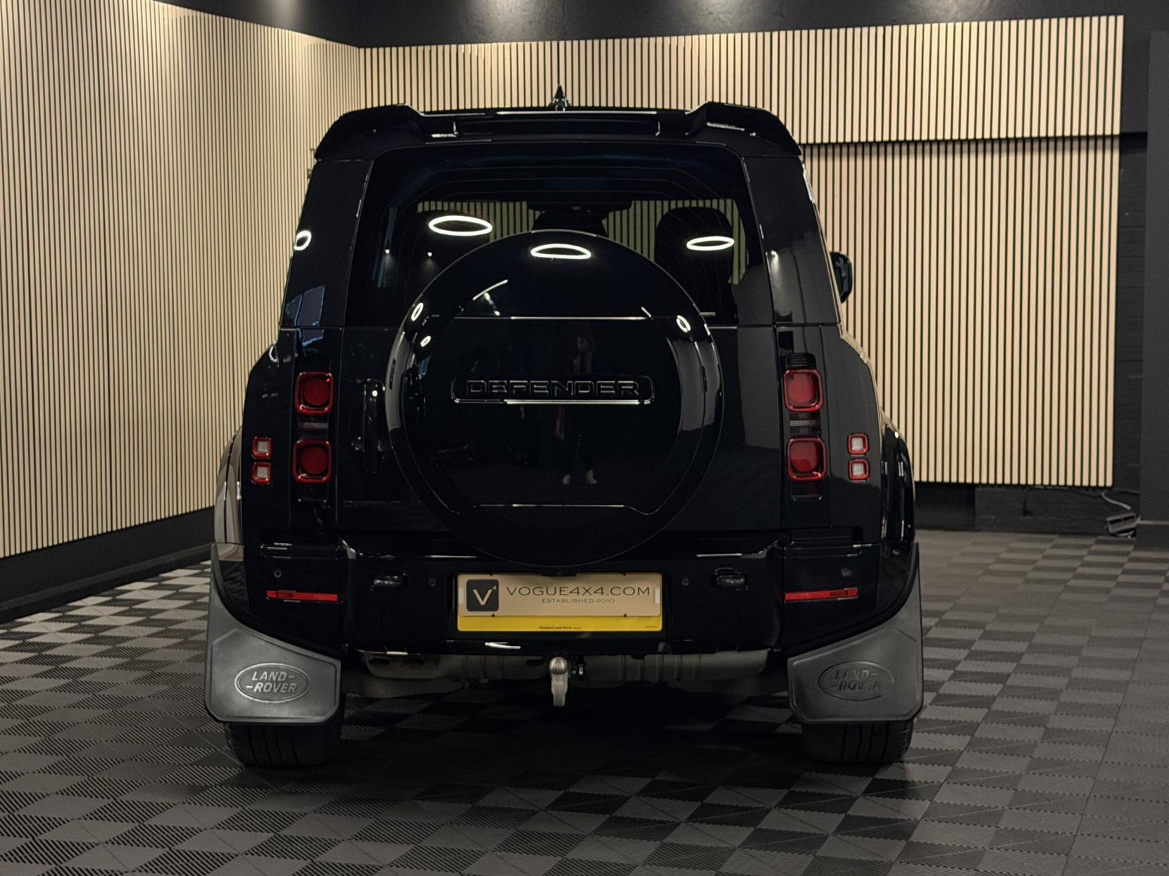 Land Rover Defender 110 3.0 D250 MHEV X-Dynamic HSE Hard Top SUV 5dr Diesel Auto 4WD MWB Euro 6 (s/s) (250 ps)