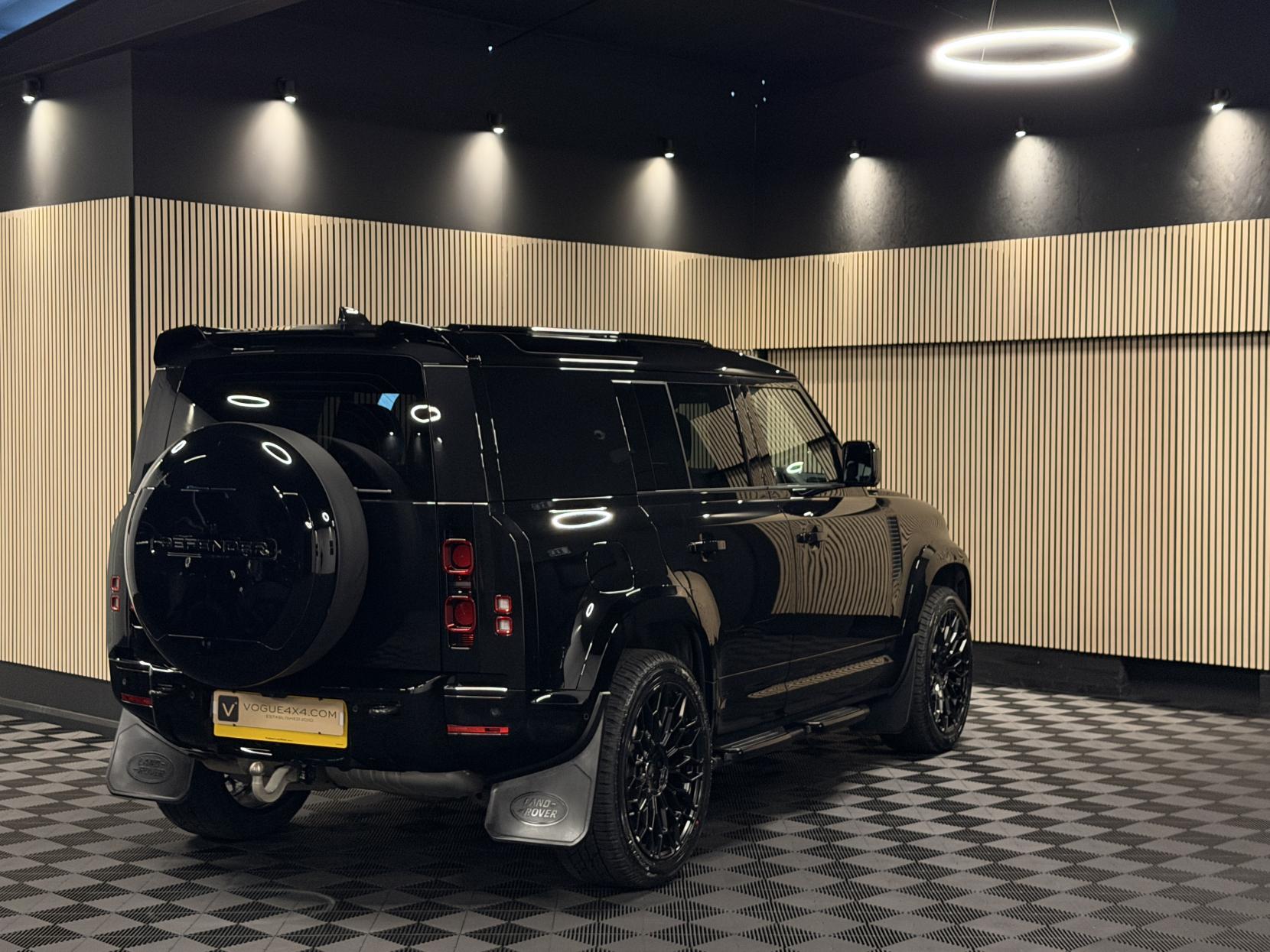 Land Rover Defender 110 3.0 D250 MHEV X-Dynamic HSE Hard Top SUV 5dr Diesel Auto 4WD MWB Euro 6 (s/s) (250 ps)