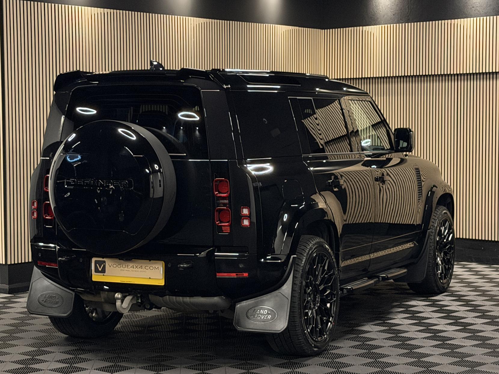 Land Rover Defender 110 3.0 D250 MHEV X-Dynamic HSE Hard Top SUV 5dr Diesel Auto 4WD MWB Euro 6 (s/s) (250 ps)