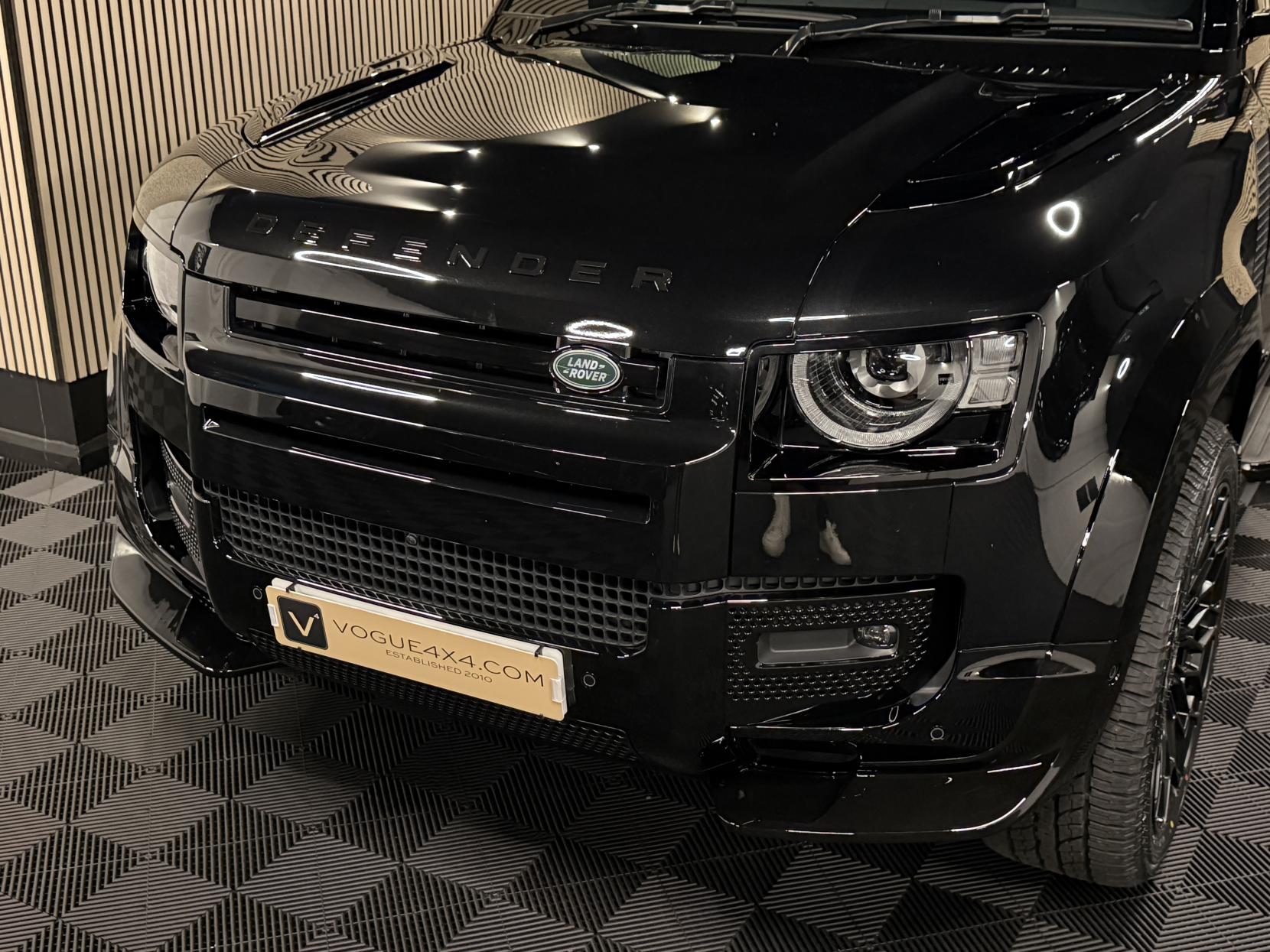 Land Rover Defender 110 3.0 D250 MHEV X-Dynamic HSE Hard Top SUV 5dr Diesel Auto 4WD MWB Euro 6 (s/s) (250 ps)