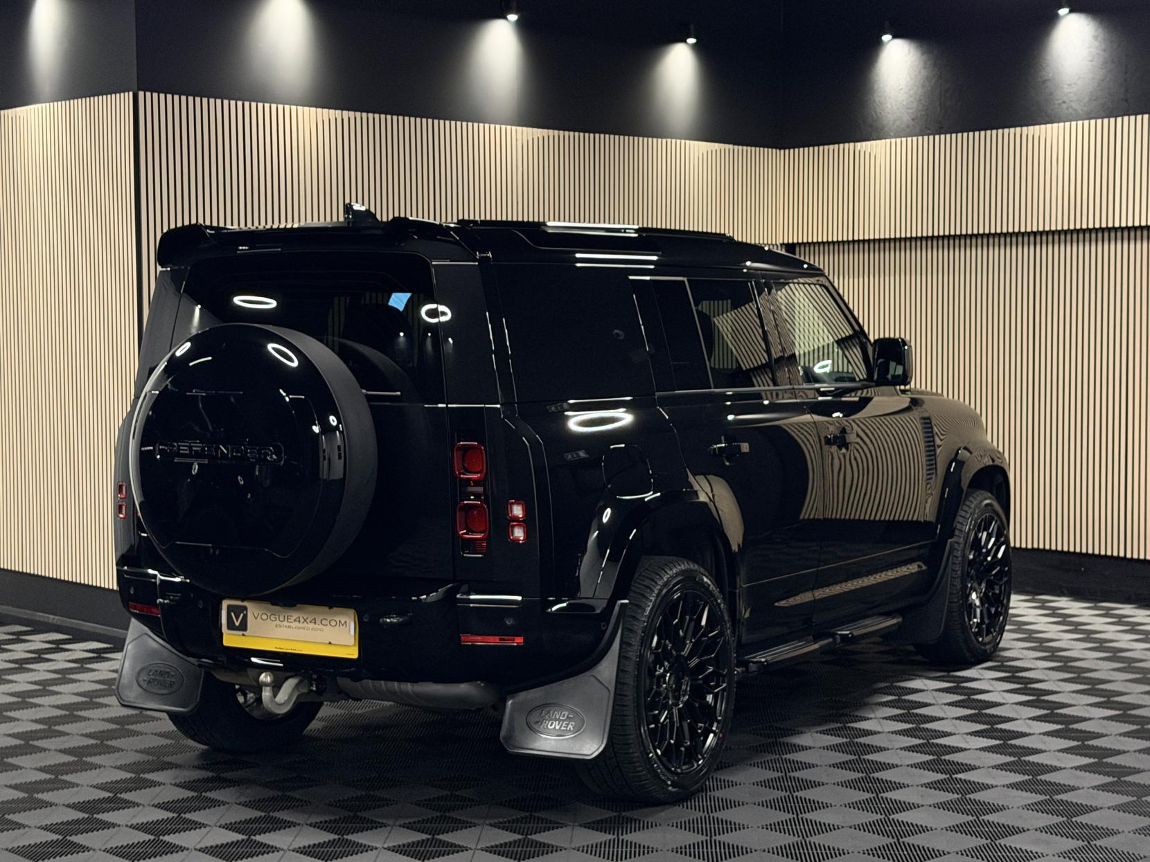 Land Rover Defender 110 3.0 D250 MHEV X-Dynamic HSE Hard Top SUV 5dr Diesel Auto 4WD MWB Euro 6 (s/s) (250 ps)