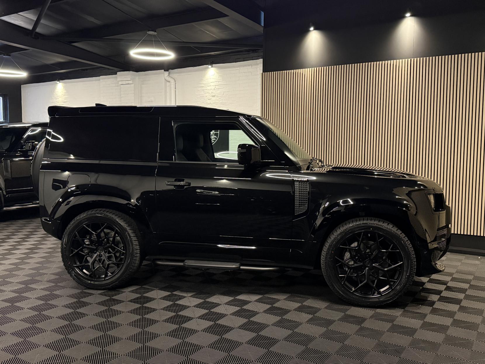 Land Rover Defender 90 3.0 D350 MHEV X-Dynamic HSE Hard Top SUV 3dr Diesel Auto 4WD SWB Euro 6 (s/s) (350 ps)