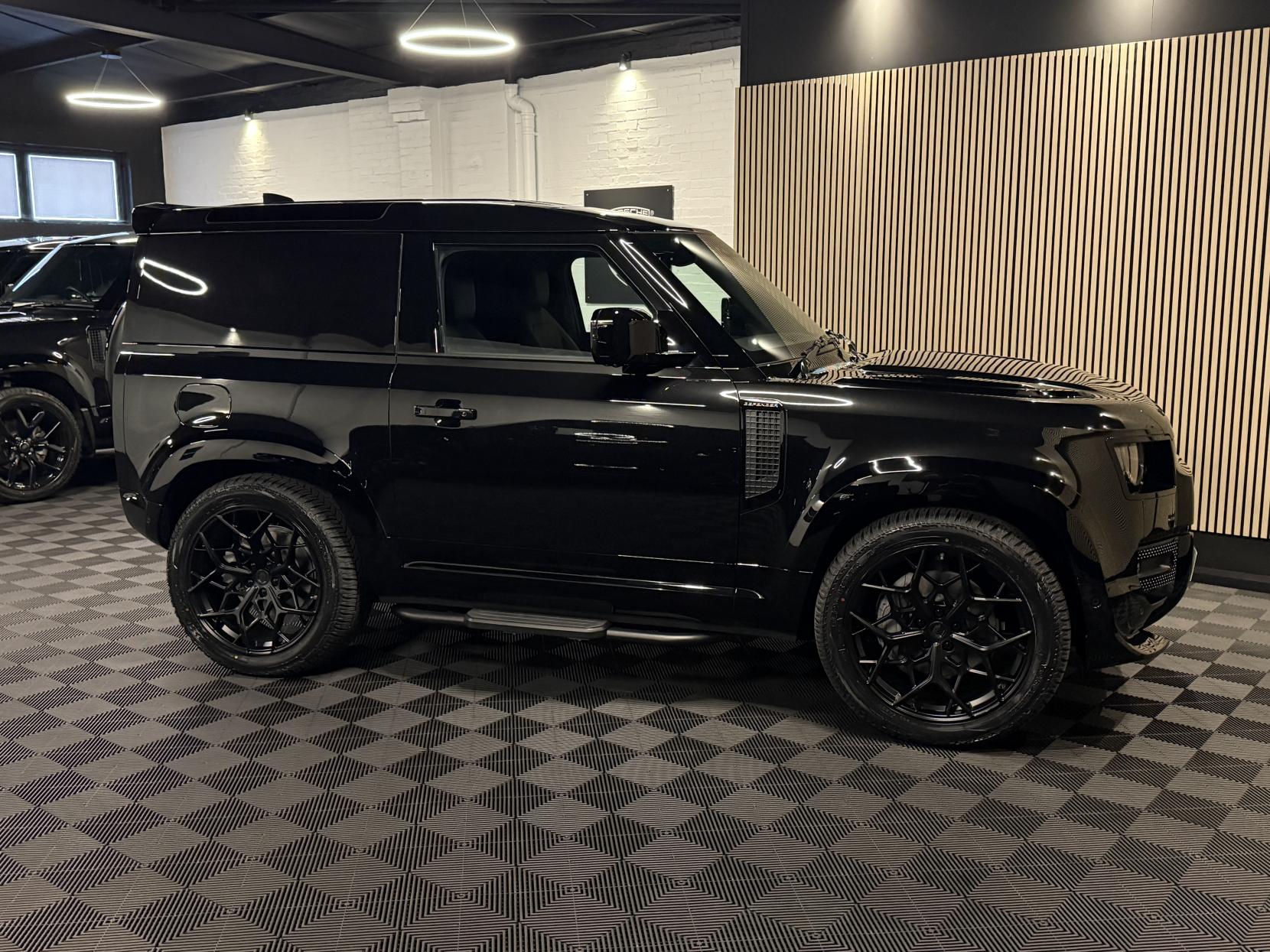 Land Rover Defender 90 3.0 D350 MHEV X-Dynamic HSE Hard Top SUV 3dr Diesel Auto 4WD SWB Euro 6 (s/s) (350 ps)