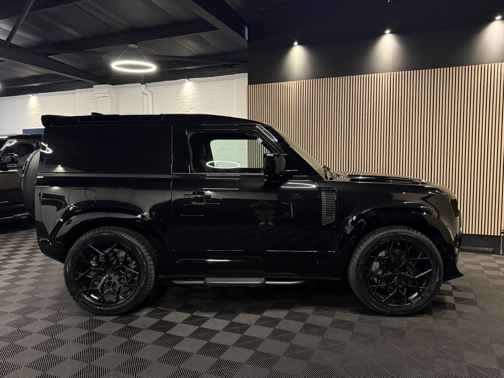Land Rover Defender 90 3.0 D350 MHEV X-Dynamic HSE Hard Top SUV 3dr Diesel Auto 4WD SWB Euro 6 (s/s) (350 ps)