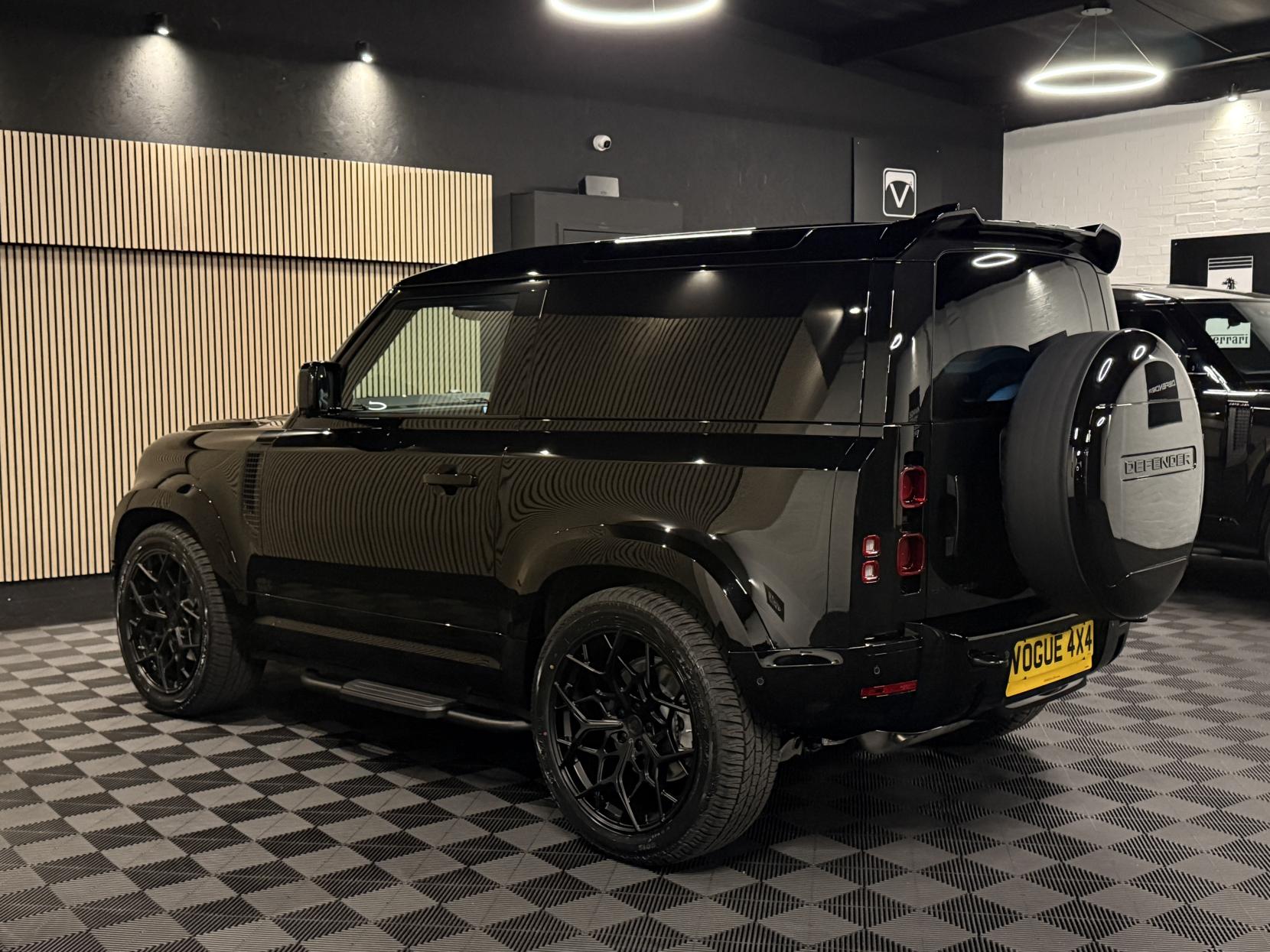 Land Rover Defender 90 3.0 D350 MHEV X-Dynamic HSE Hard Top SUV 3dr Diesel Auto 4WD SWB Euro 6 (s/s) (350 ps)