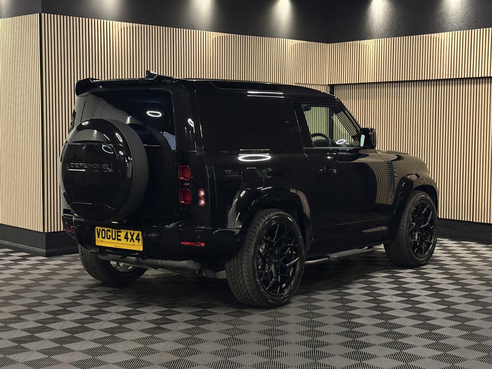 Land Rover Defender 90 3.0 D350 MHEV X-Dynamic HSE Hard Top SUV 3dr Diesel Auto 4WD SWB Euro 6 (s/s) (350 ps)
