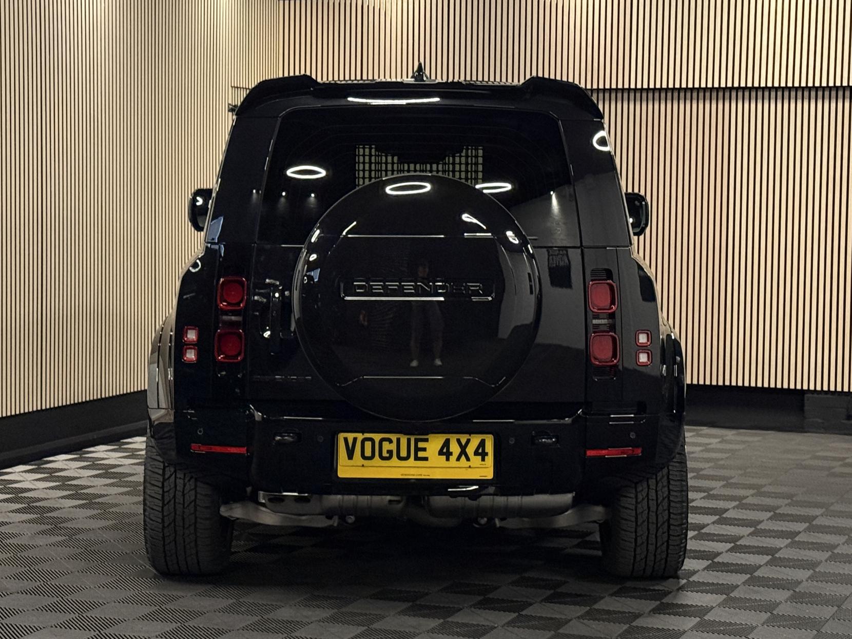 Land Rover Defender 90 3.0 D350 MHEV X-Dynamic HSE Hard Top SUV 3dr Diesel Auto 4WD SWB Euro 6 (s/s) (350 ps)