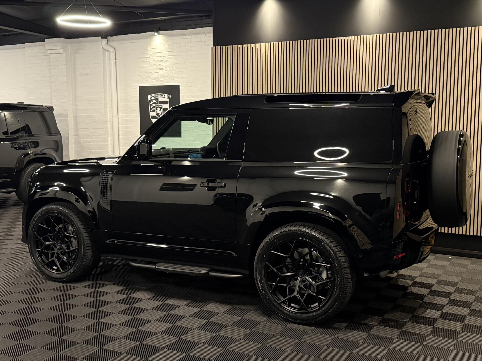 Land Rover Defender 90 3.0 D350 MHEV X-Dynamic HSE Hard Top SUV 3dr Diesel Auto 4WD SWB Euro 6 (s/s) (350 ps)
