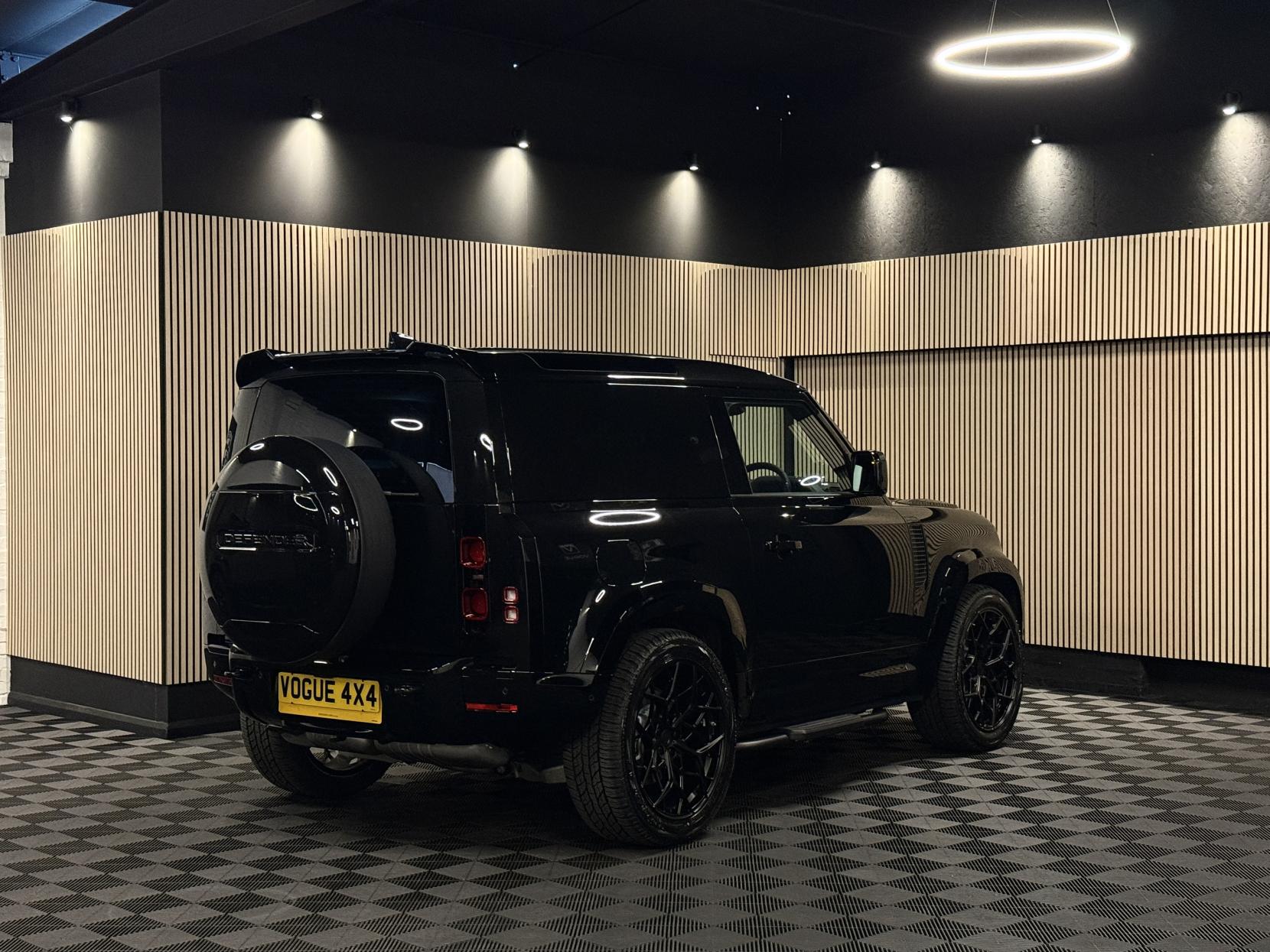 Land Rover Defender 90 3.0 D350 MHEV X-Dynamic HSE Hard Top SUV 3dr Diesel Auto 4WD SWB Euro 6 (s/s) (350 ps)