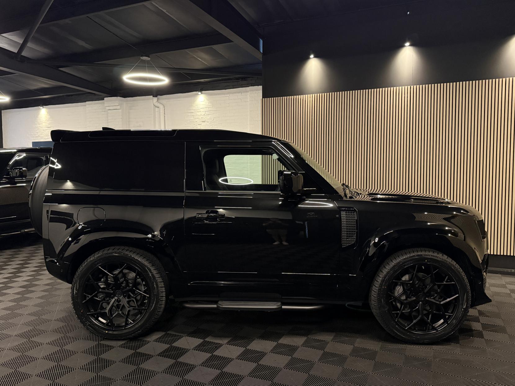 Land Rover Defender 90 3.0 D350 MHEV X-Dynamic HSE Hard Top SUV 3dr Diesel Auto 4WD SWB Euro 6 (s/s) (350 ps)