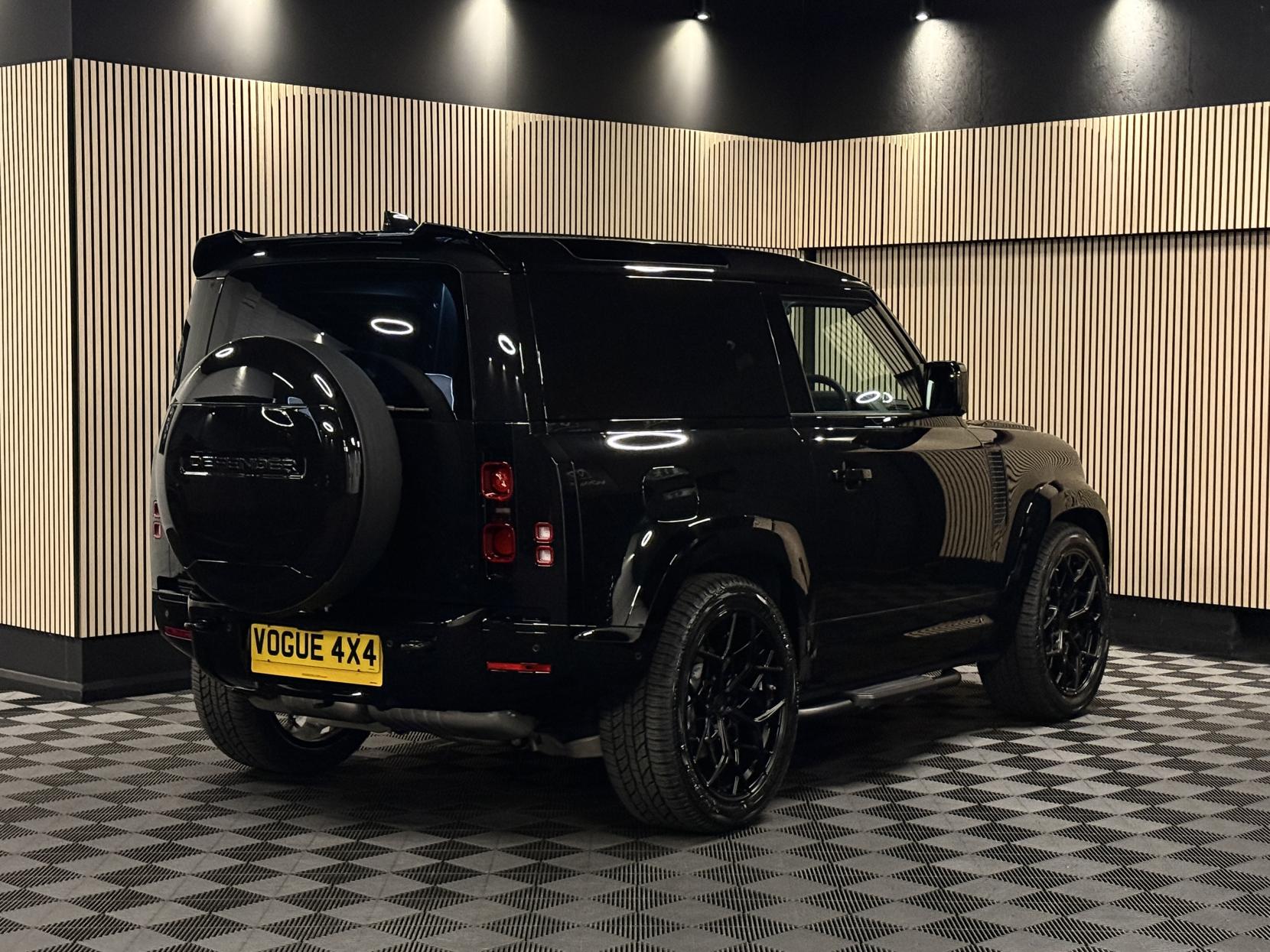 Land Rover Defender 90 3.0 D350 MHEV X-Dynamic HSE Hard Top SUV 3dr Diesel Auto 4WD SWB Euro 6 (s/s) (350 ps)