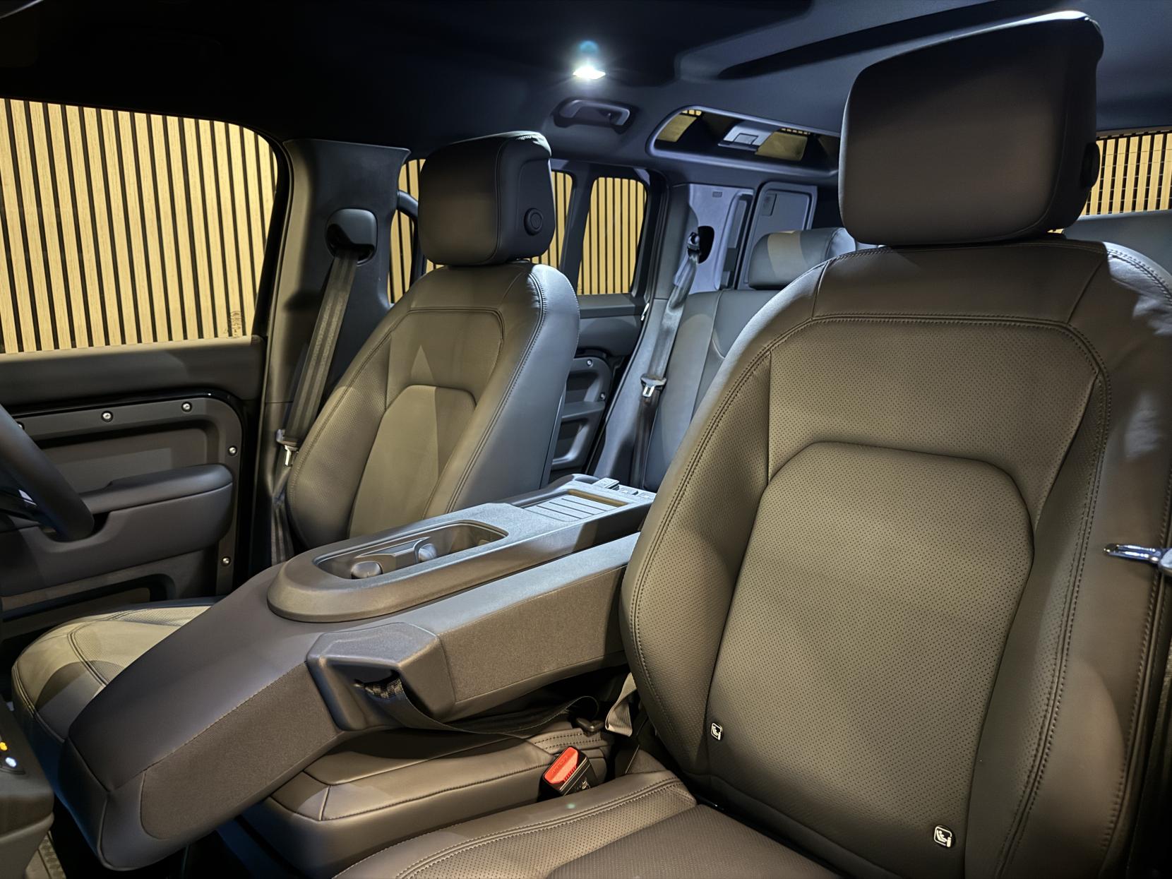 Land Rover Defender 110 3.0 D350 MHEV X-Dynamic HSE Hard Top SUV 5dr Diesel Auto 4WD MWB Euro 6 (s/s) (350 ps)