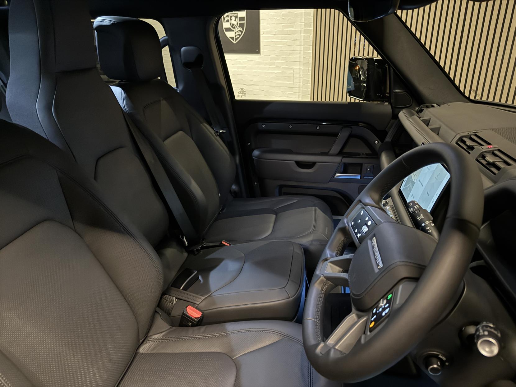 Land Rover Defender 110 3.0 D350 MHEV X-Dynamic HSE Hard Top SUV 5dr Diesel Auto 4WD MWB Euro 6 (s/s) (350 ps)