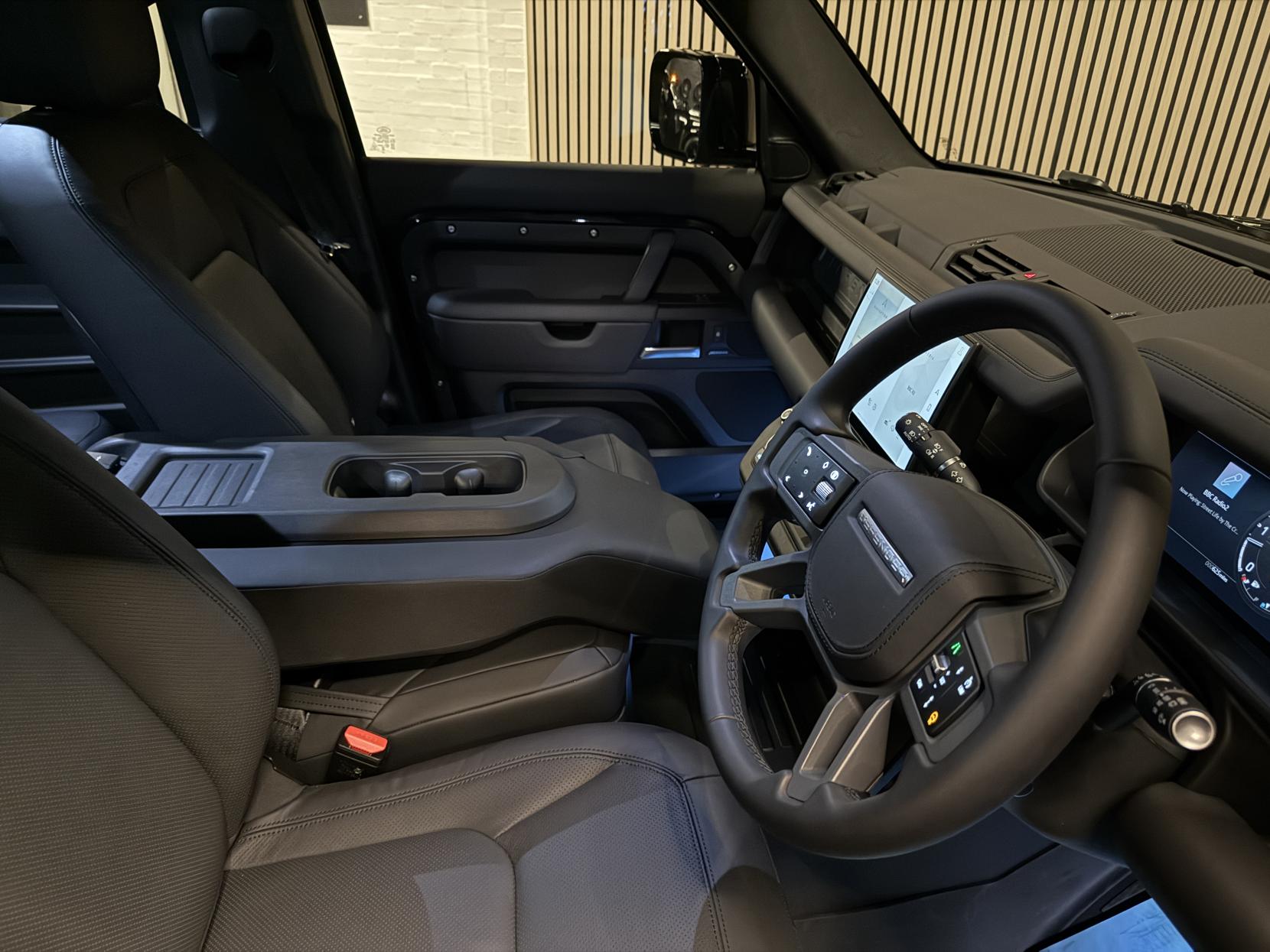 Land Rover Defender 110 3.0 D350 MHEV X-Dynamic HSE Hard Top SUV 5dr Diesel Auto 4WD MWB Euro 6 (s/s) (350 ps)