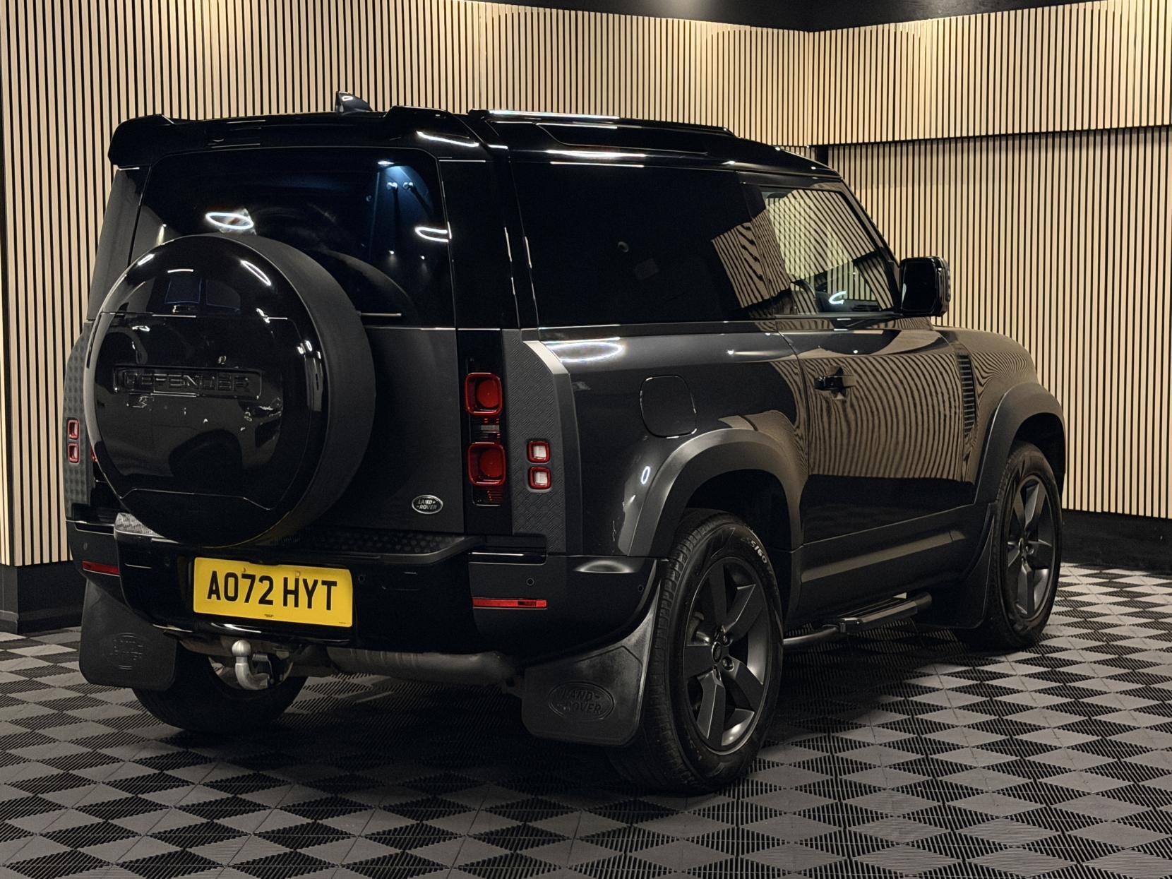 Land Rover Defender 90 3.0 D250 MHEV Hard Top SUV 3dr Diesel Auto 4WD SWB Euro 6 (s/s) (250 ps)