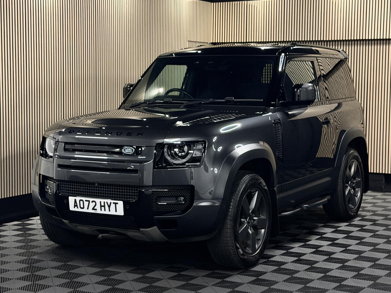 Land Rover Defender 90 3.0 D250 MHEV Hard Top SUV 3dr Diesel Auto 4WD SWB Euro 6 (s/s) (250 ps)