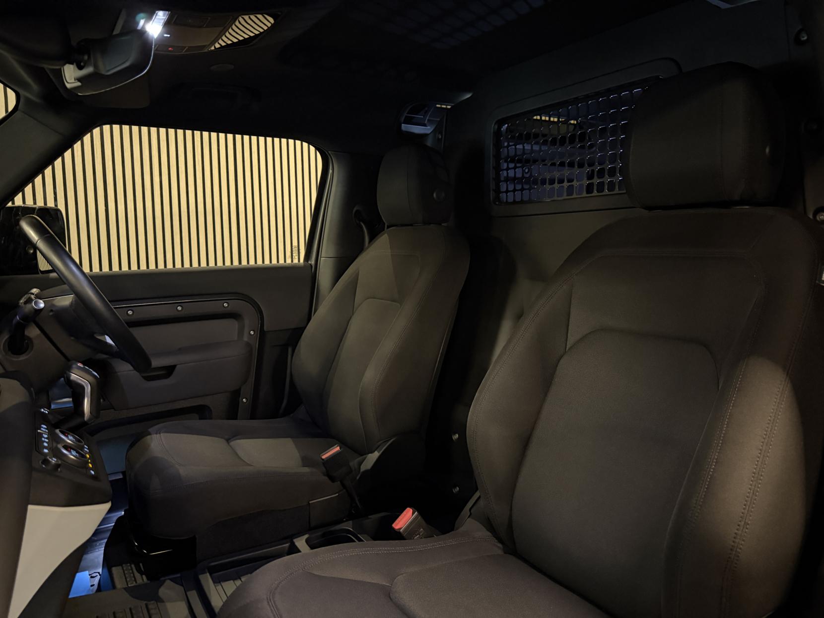 Land Rover Defender 90 3.0 D250 MHEV Hard Top SUV 3dr Diesel Auto 4WD SWB Euro 6 (s/s) (250 ps)