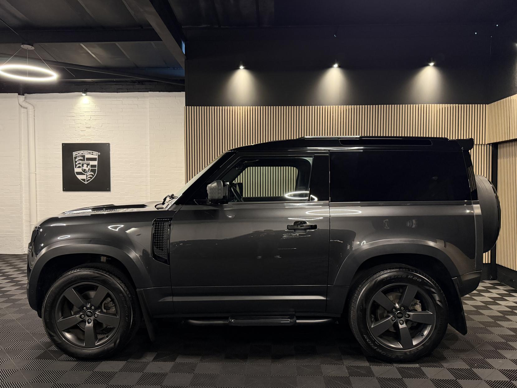 Land Rover Defender 90 3.0 D250 MHEV Hard Top SUV 3dr Diesel Auto 4WD SWB Euro 6 (s/s) (250 ps)