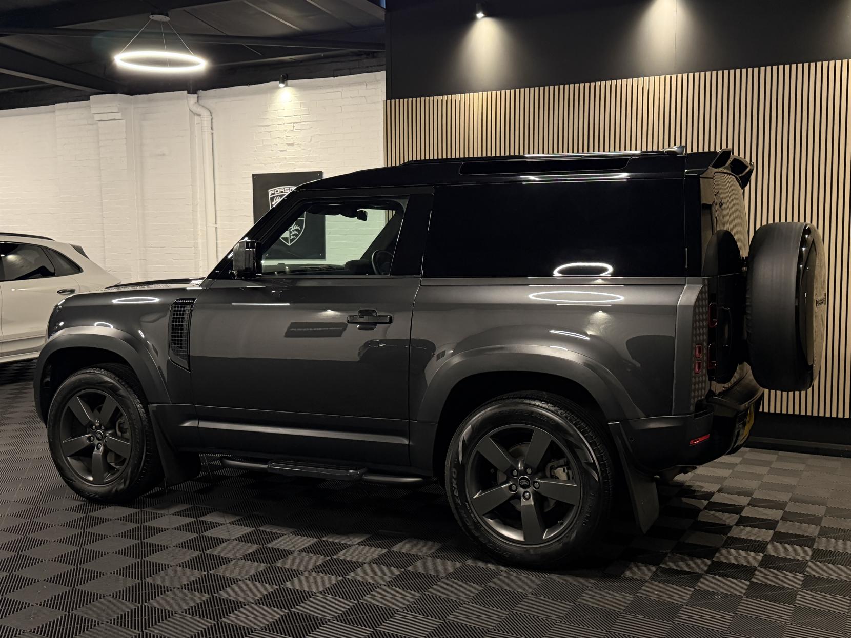 Land Rover Defender 90 3.0 D250 MHEV Hard Top SUV 3dr Diesel Auto 4WD SWB Euro 6 (s/s) (250 ps)