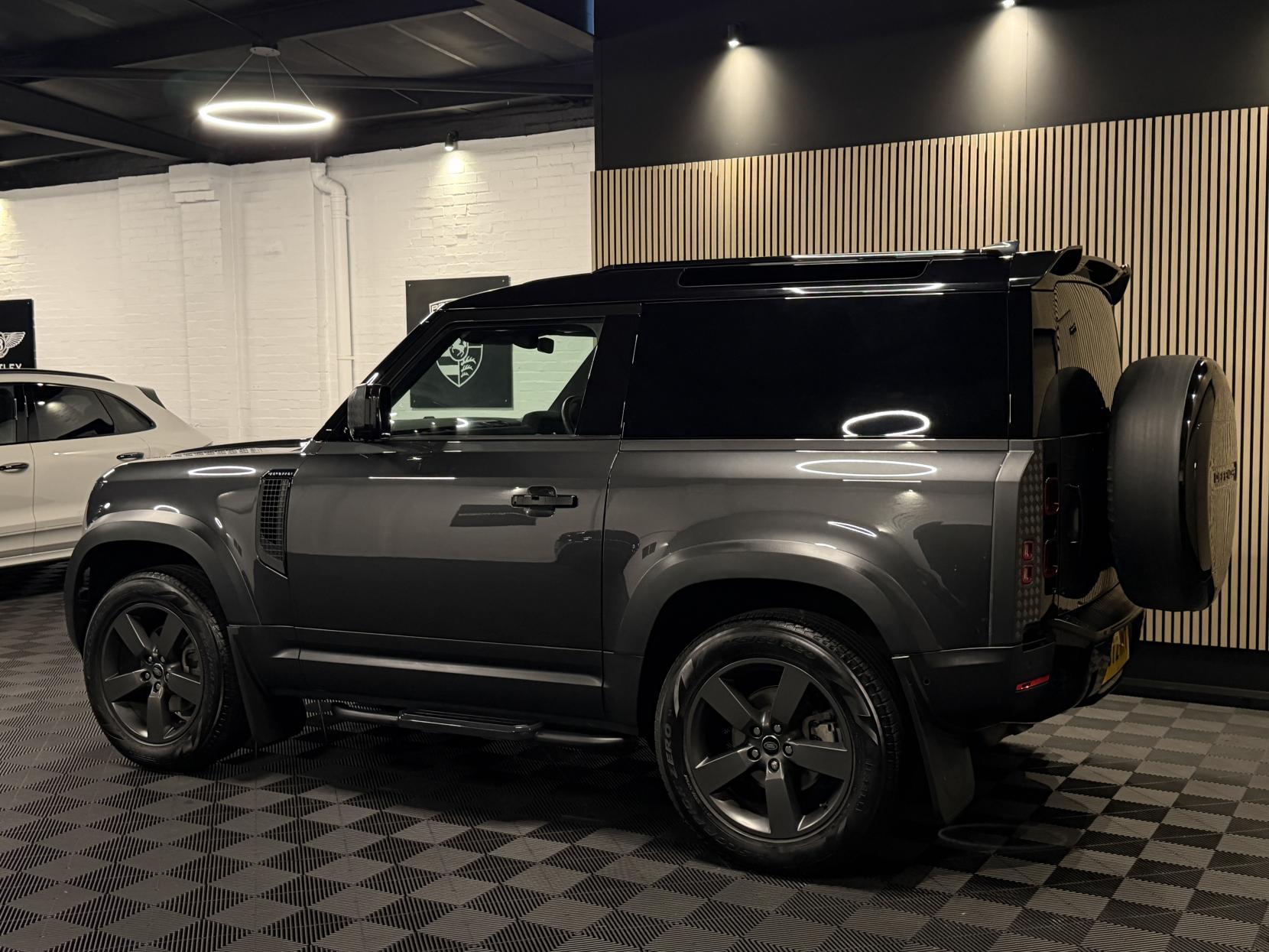 Land Rover Defender 90 3.0 D250 MHEV Hard Top SUV 3dr Diesel Auto 4WD SWB Euro 6 (s/s) (250 ps)