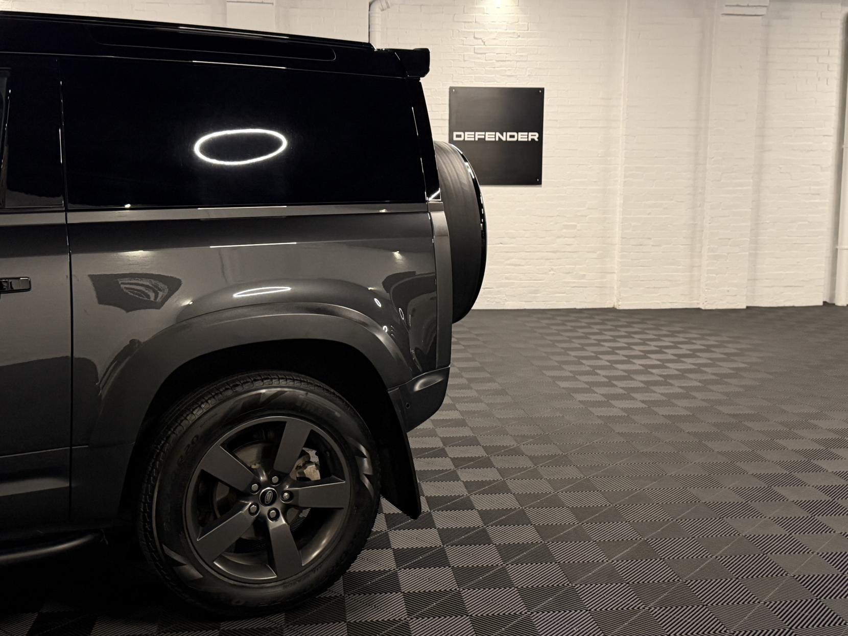 Land Rover Defender 90 3.0 D250 MHEV Hard Top SUV 3dr Diesel Auto 4WD SWB Euro 6 (s/s) (250 ps)