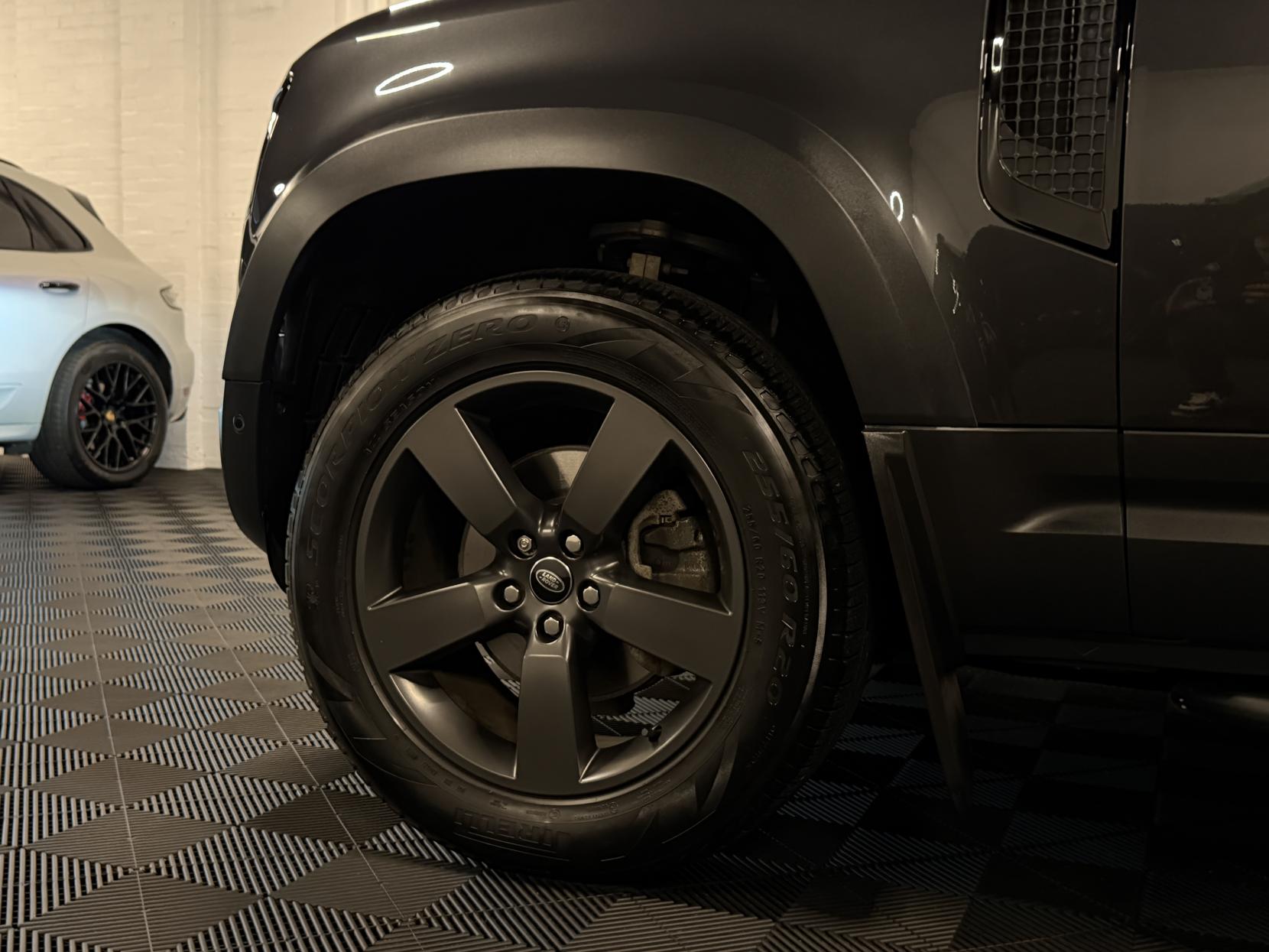 Land Rover Defender 90 3.0 D250 MHEV Hard Top SUV 3dr Diesel Auto 4WD SWB Euro 6 (s/s) (250 ps)