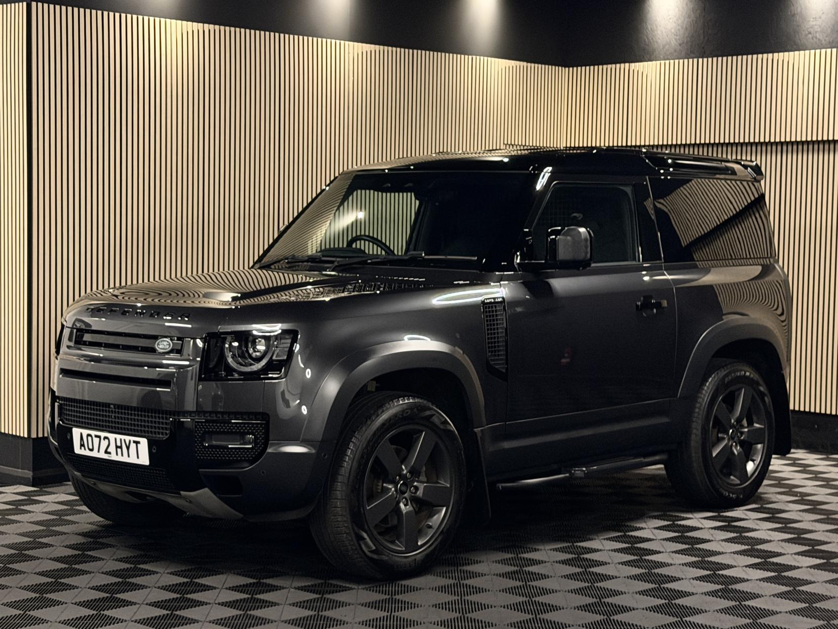 Land Rover Defender 90 3.0 D250 MHEV Hard Top SUV 3dr Diesel Auto 4WD SWB Euro 6 (s/s) (250 ps)