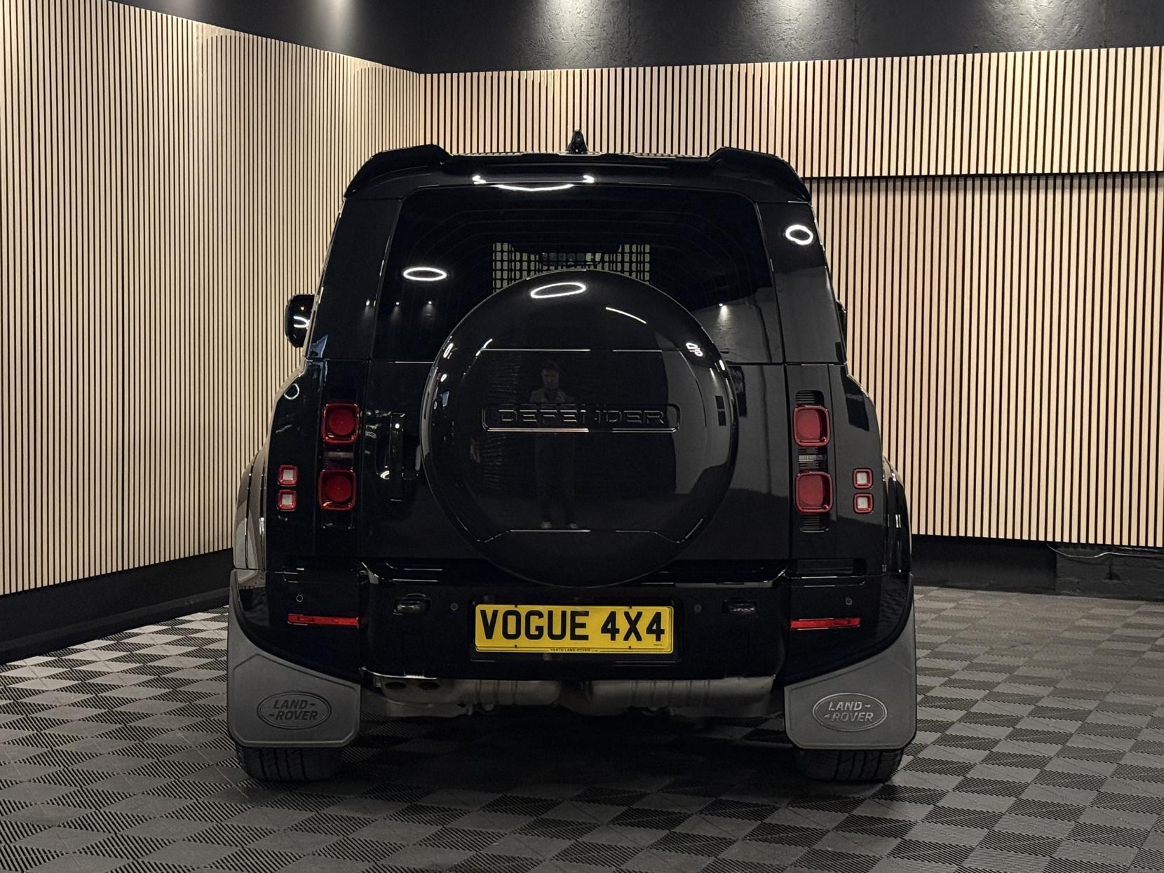 Land Rover Defender 90 3.0 D250 MHEV X-Dynamic HSE Hard Top SUV 3dr Diesel Auto 4WD SWB Euro 6 (s/s) (250 ps)