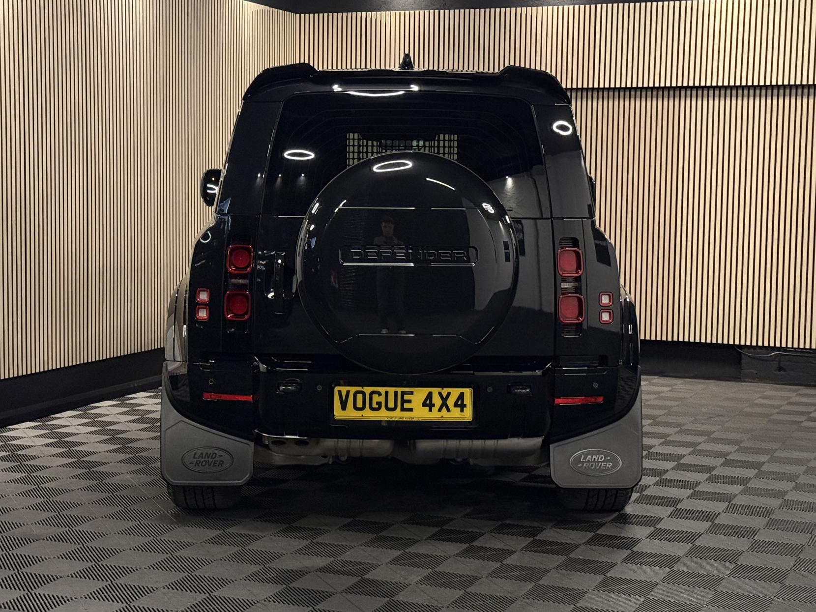 Land Rover Defender 90 3.0 D250 MHEV X-Dynamic HSE Hard Top SUV 3dr Diesel Auto 4WD SWB Euro 6 (s/s) (250 ps)