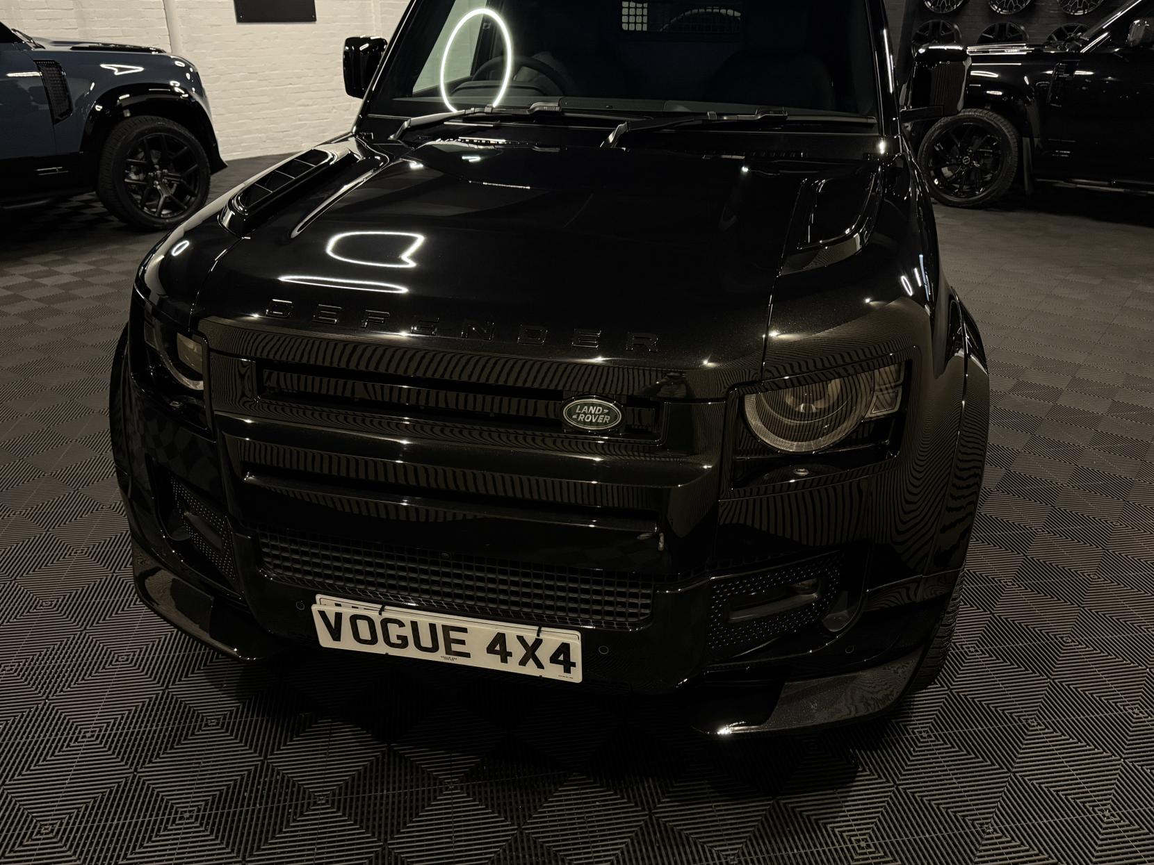 Land Rover Defender 90 3.0 D250 MHEV X-Dynamic HSE Hard Top SUV 3dr Diesel Auto 4WD SWB Euro 6 (s/s) (250 ps)
