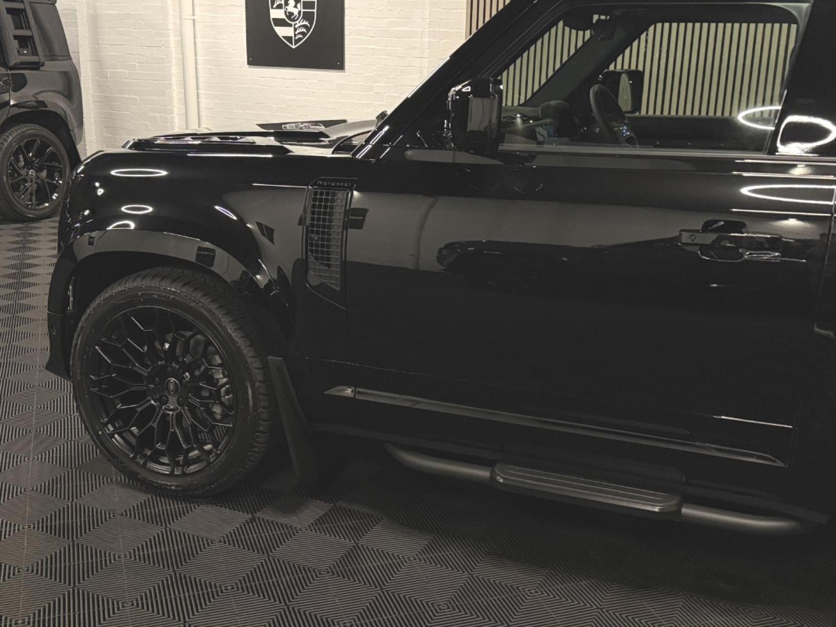 Land Rover Defender 90 3.0 D250 MHEV X-Dynamic HSE Hard Top SUV 3dr Diesel Auto 4WD SWB Euro 6 (s/s) (250 ps)