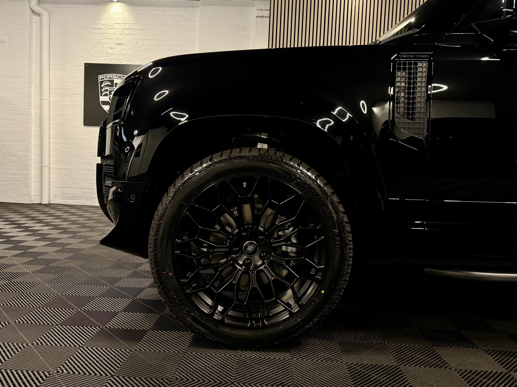 Land Rover Defender 110 3.0 X-Dynamic SE SUV LCV (2020 - )