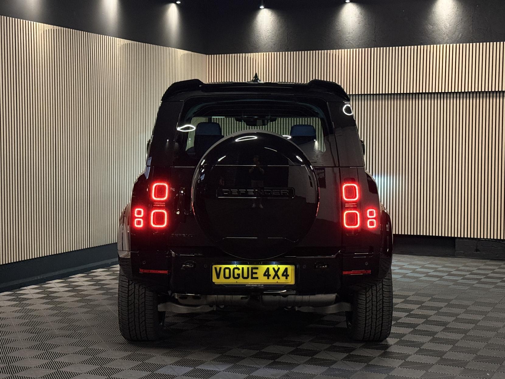 Land Rover Defender 110 3.0 X-Dynamic SE SUV LCV (2020 - )