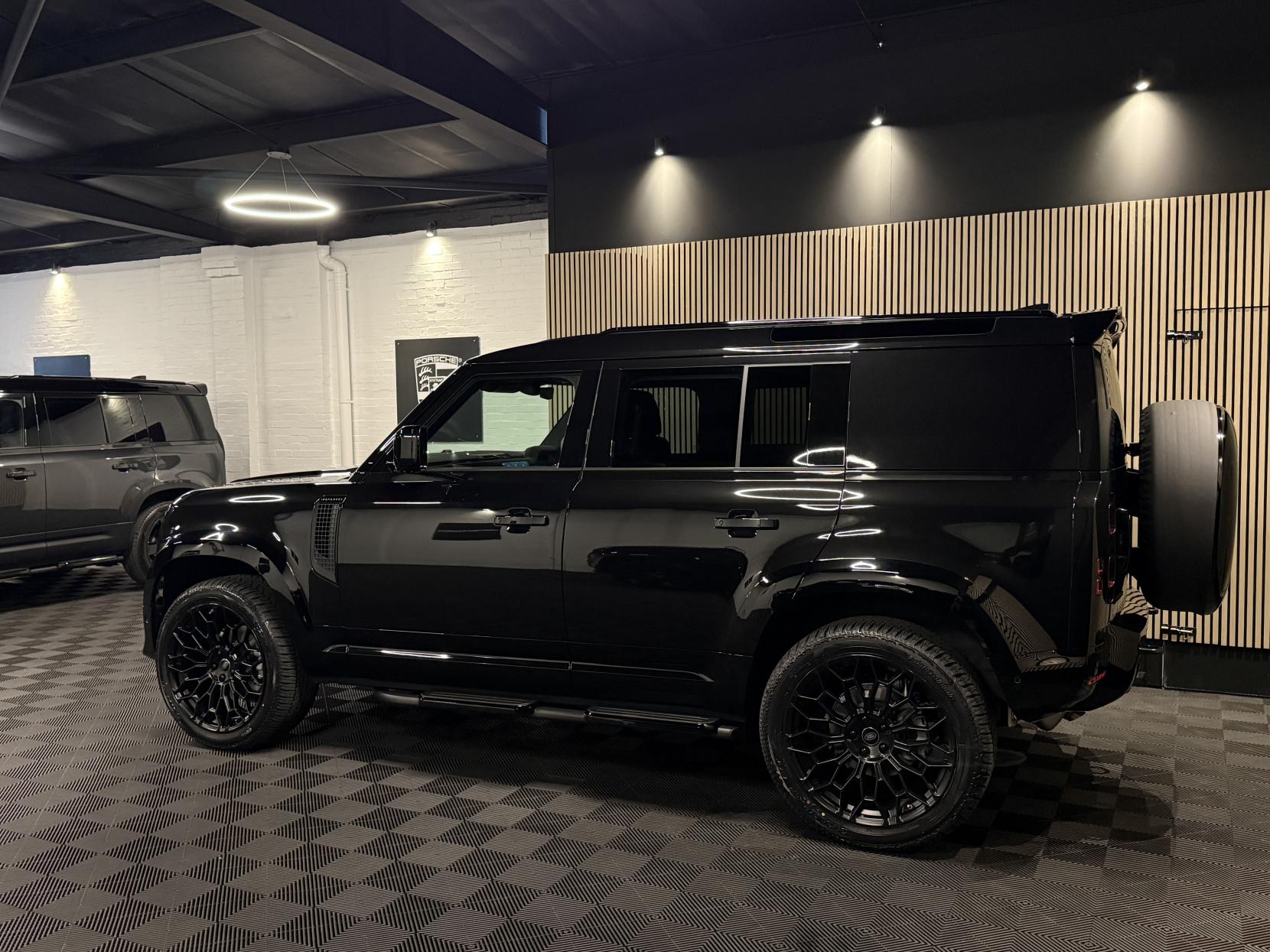 Land Rover Defender 110 3.0 X-Dynamic SE SUV LCV (2020 - )
