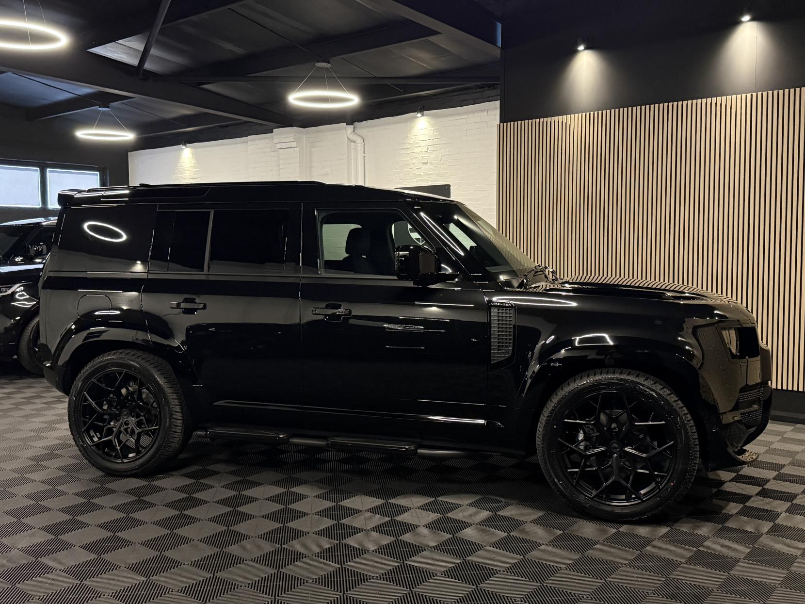 Land Rover Defender 110 3.0 D250 MHEV X-Dynamic SE Hard Top SUV 5dr Diesel Auto 4WD MWB Euro 6 (s/s) (249 ps)
