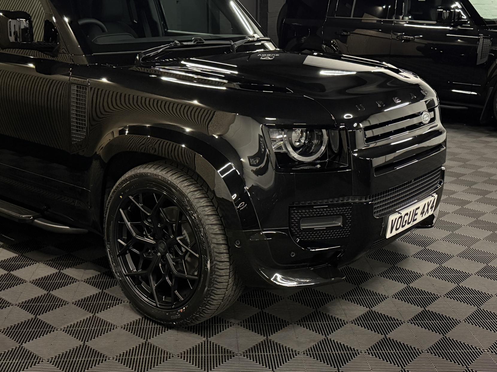 Land Rover Defender 110 3.0 D250 MHEV X-Dynamic SE Hard Top SUV 5dr Diesel Auto 4WD MWB Euro 6 (s/s) (249 ps)
