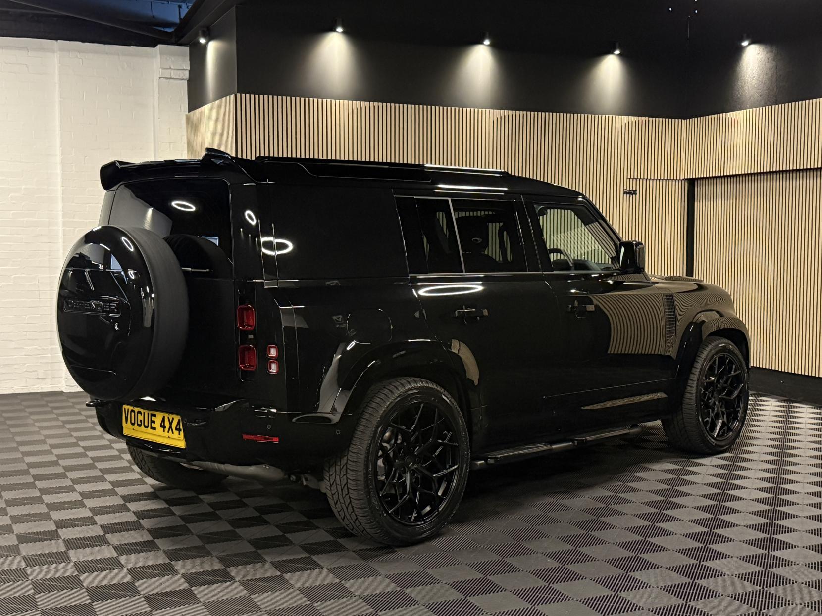 Land Rover Defender 110 3.0 D250 MHEV X-Dynamic SE Hard Top SUV 5dr Diesel Auto 4WD MWB Euro 6 (s/s) (249 ps)