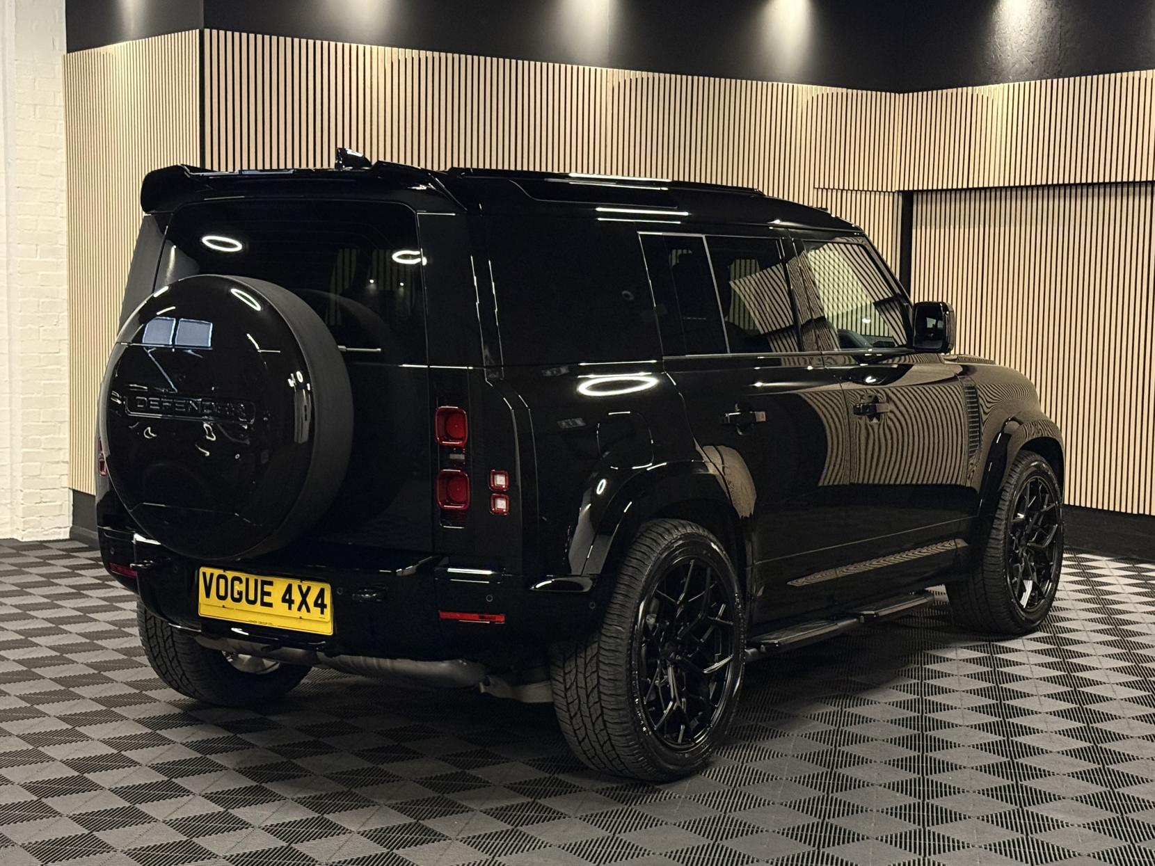 Land Rover Defender 110 3.0 D250 MHEV X-Dynamic SE Hard Top SUV 5dr Diesel Auto 4WD MWB Euro 6 (s/s) (249 ps)