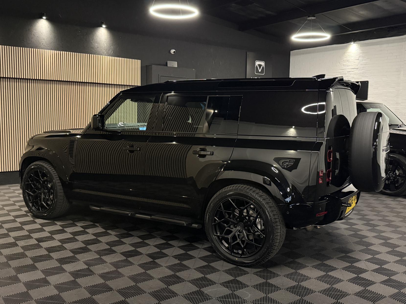 Land Rover Defender 110 3.0 D250 MHEV X-Dynamic SE Hard Top SUV 5dr Diesel Auto 4WD MWB Euro 6 (s/s) (249 ps)
