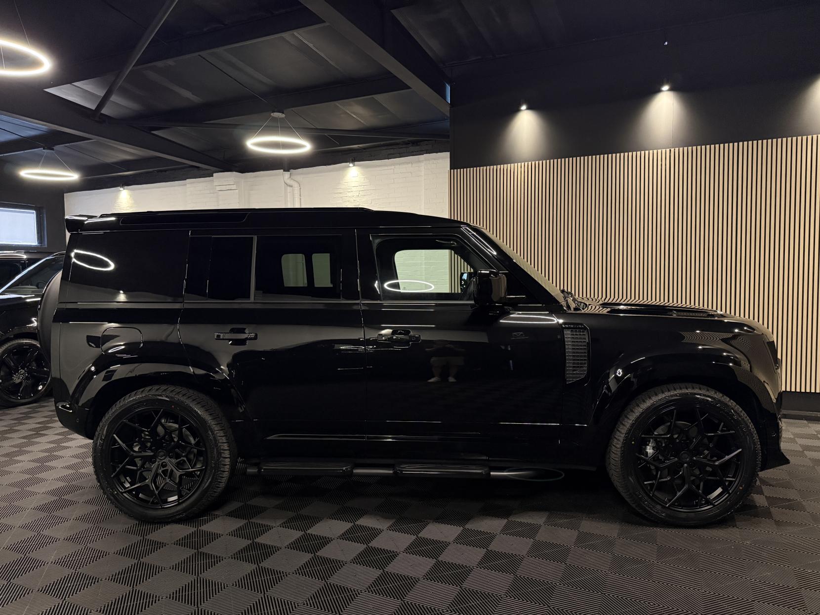 Land Rover Defender 110 3.0 D250 MHEV X-Dynamic SE Hard Top SUV 5dr Diesel Auto 4WD MWB Euro 6 (s/s) (249 ps)