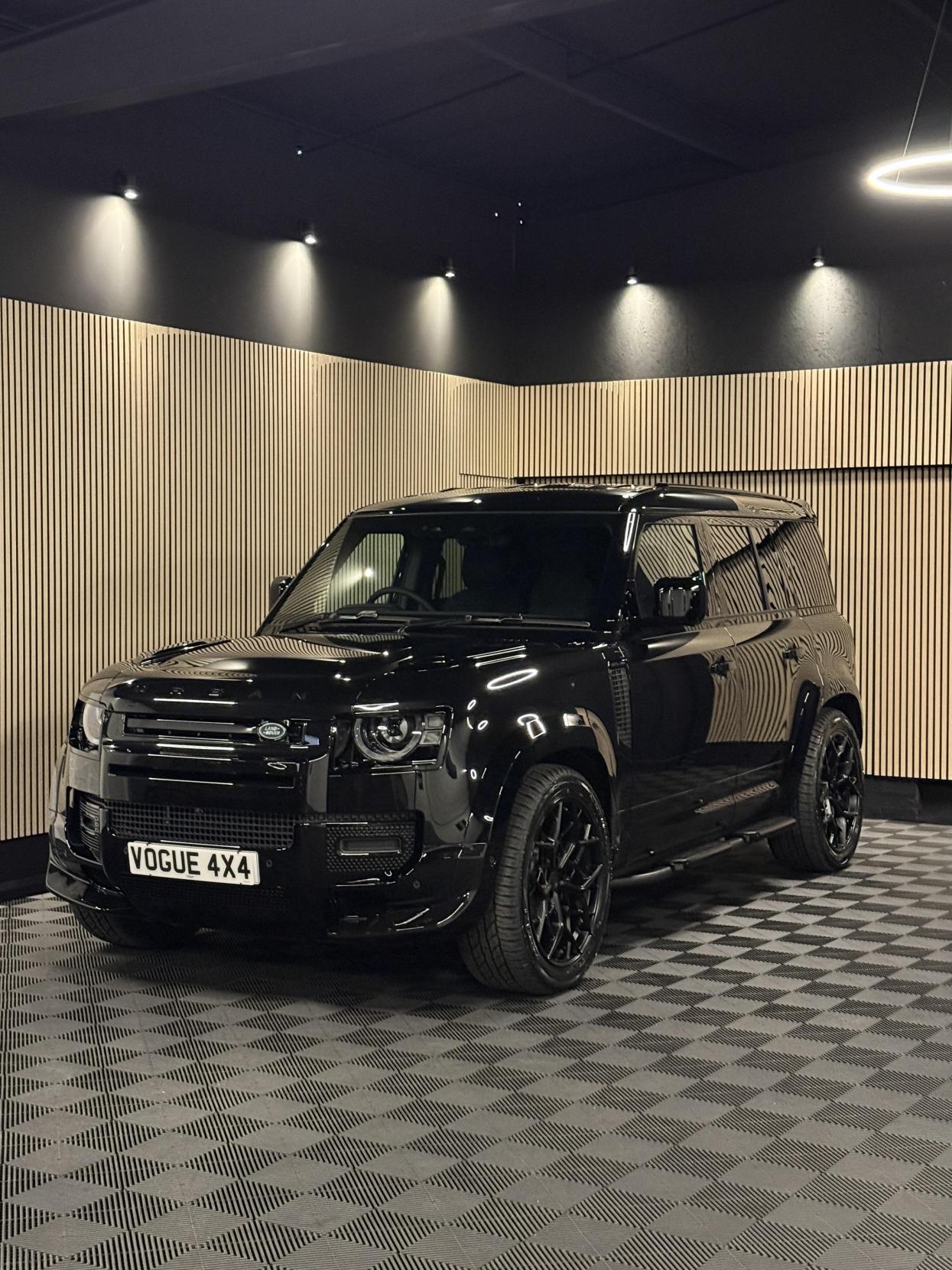 Land Rover Defender 110 3.0 D250 MHEV X-Dynamic SE Hard Top SUV 5dr Diesel Auto 4WD MWB Euro 6 (s/s) (249 ps)