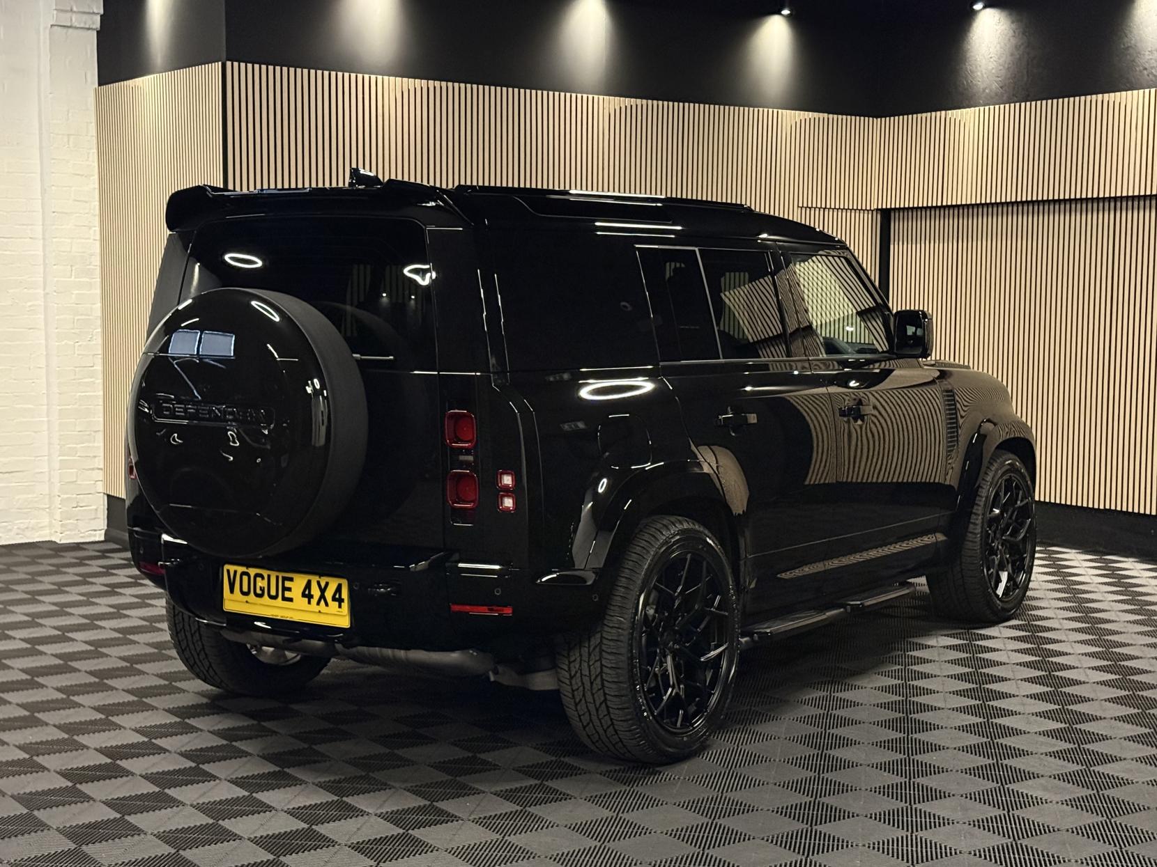 Land Rover Defender 110 3.0 D250 MHEV X-Dynamic SE Hard Top SUV 5dr Diesel Auto 4WD MWB Euro 6 (s/s) (249 ps)
