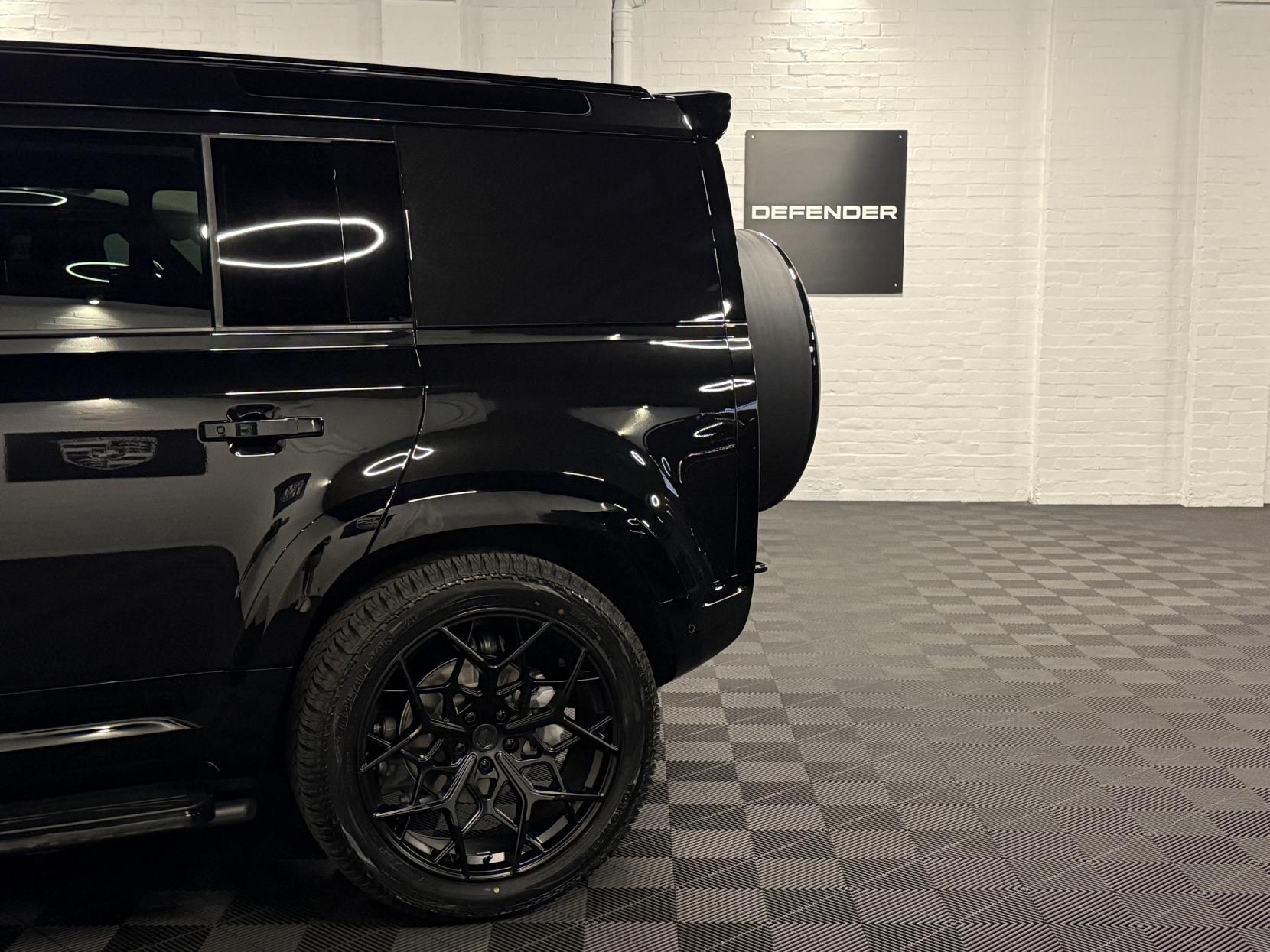 Land Rover Defender 110 3.0 D250 MHEV X-Dynamic SE Hard Top SUV 5dr Diesel Auto 4WD MWB Euro 6 (s/s) (249 ps)